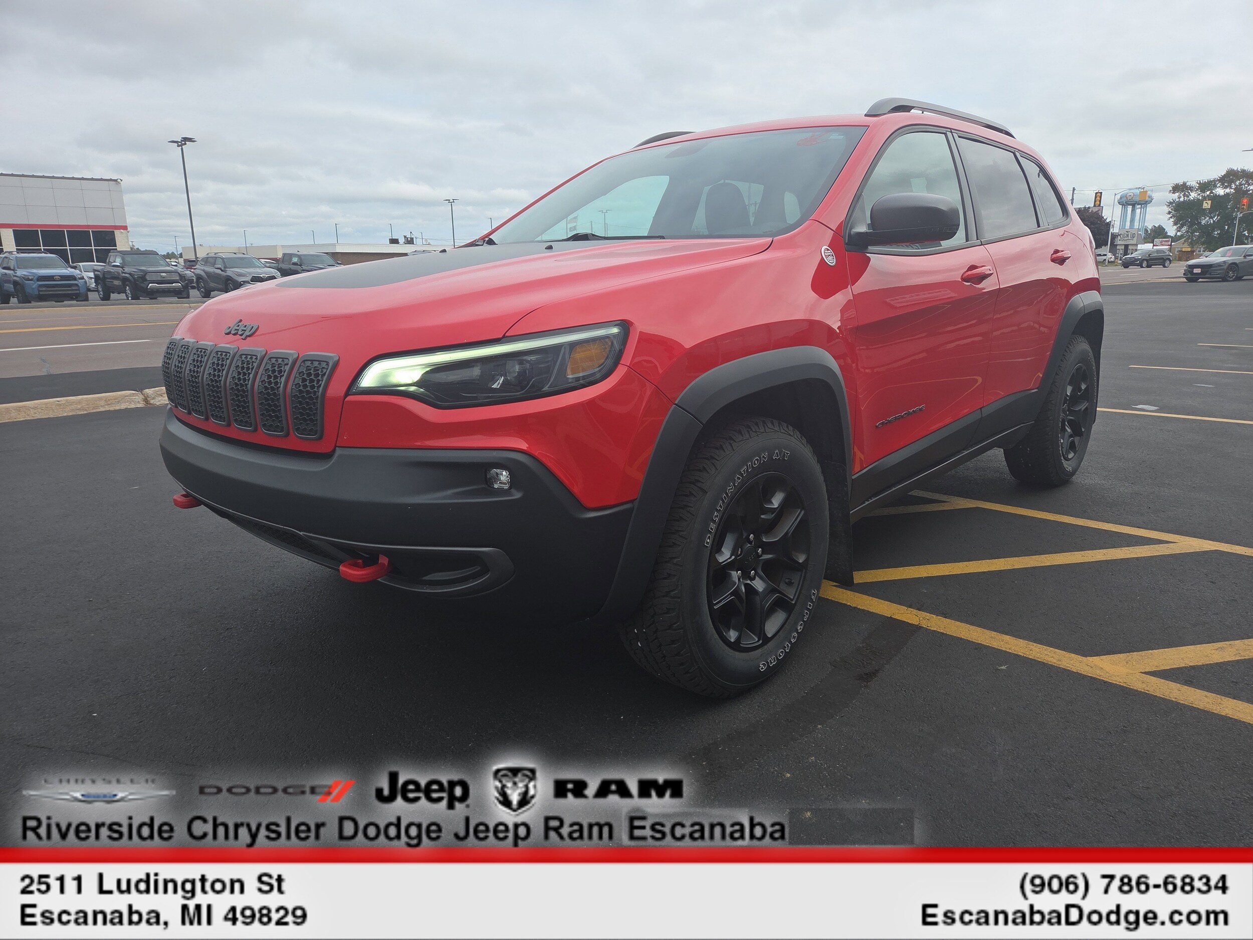 2019 Jeep Cherokee Trailhawk photo 2