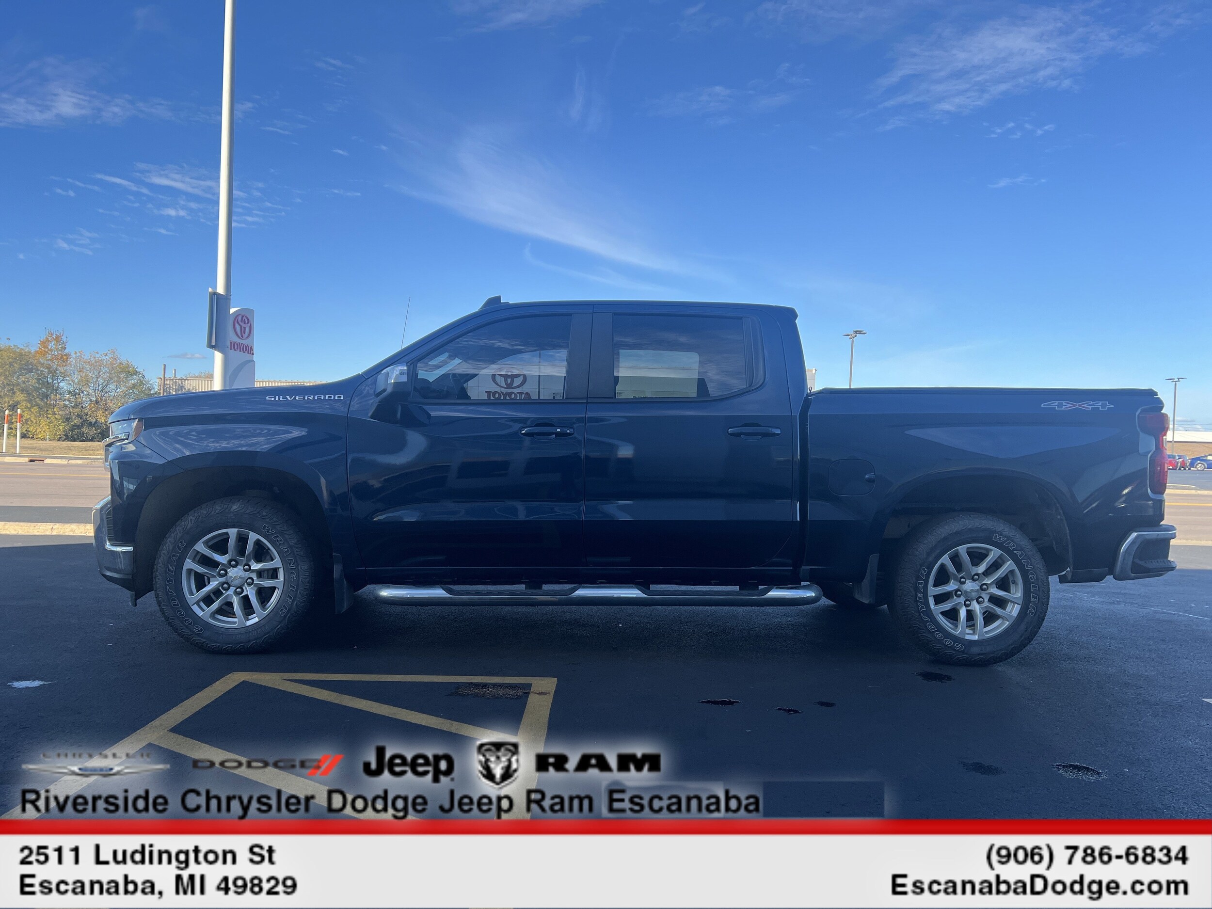 2021 Chevrolet Silverado 1500 LT photo 4