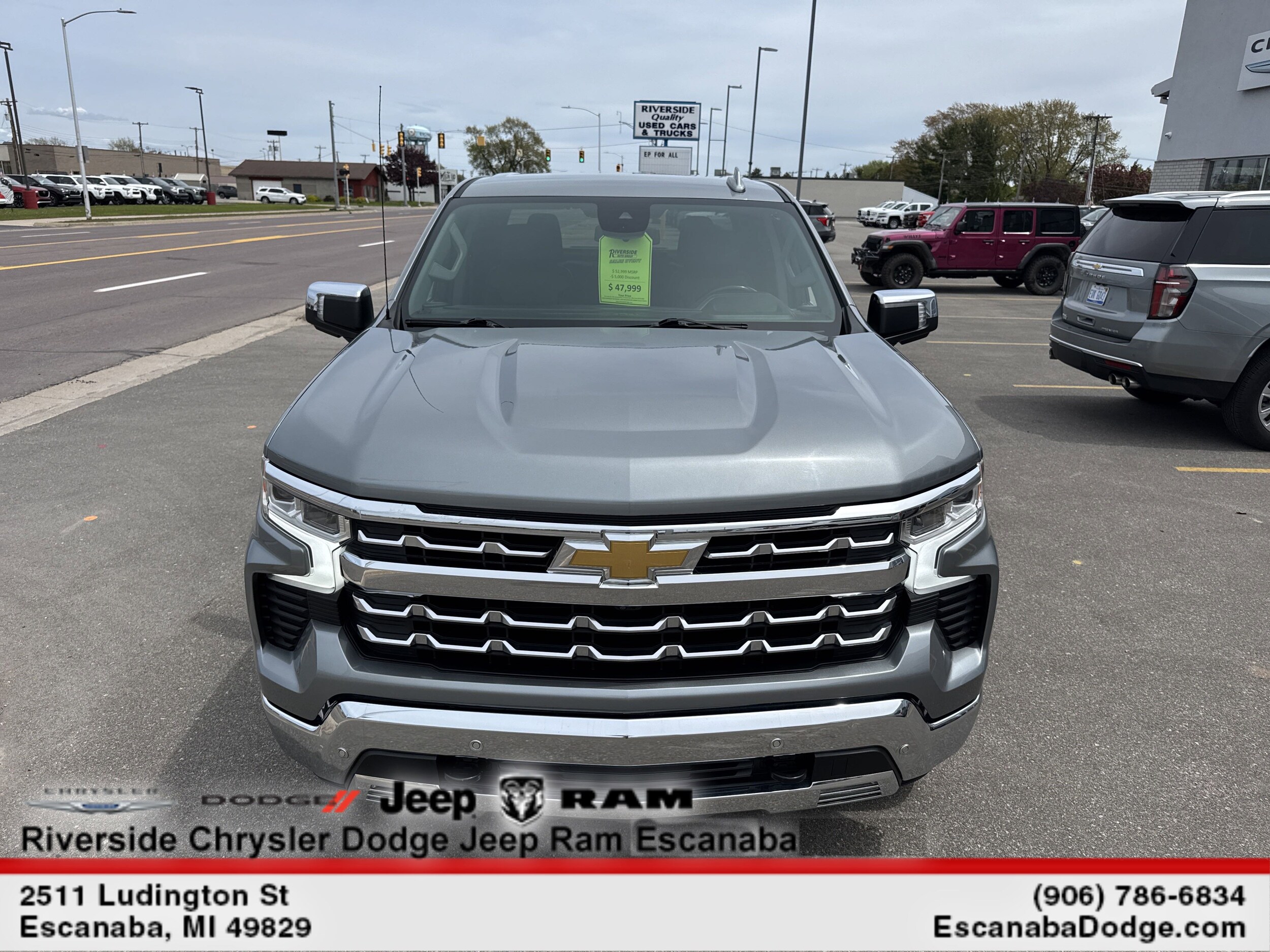 2023 Chevrolet Silverado 1500 LTZ photo 2