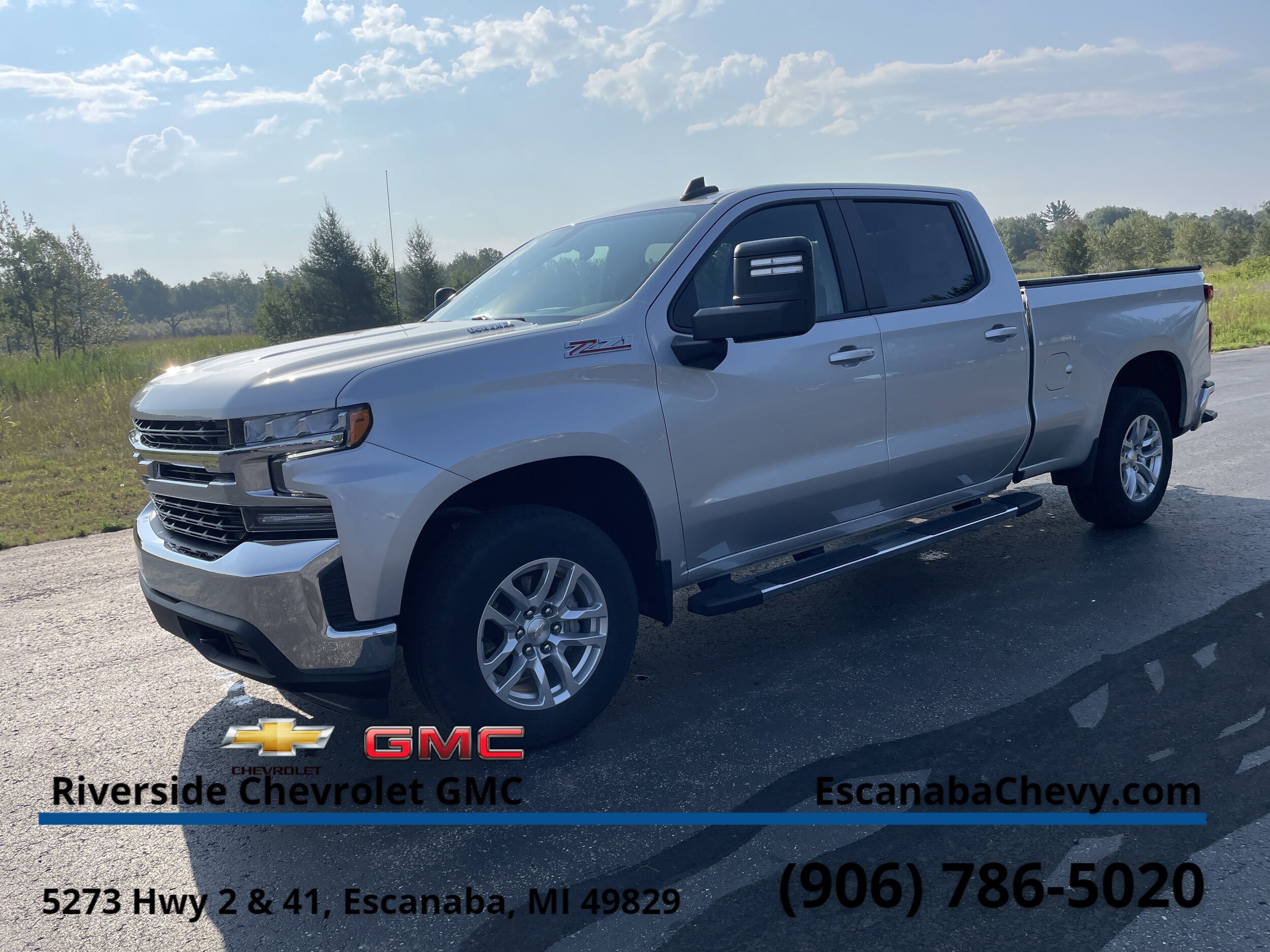 2021 Chevrolet Silverado 1500 LT photo 3