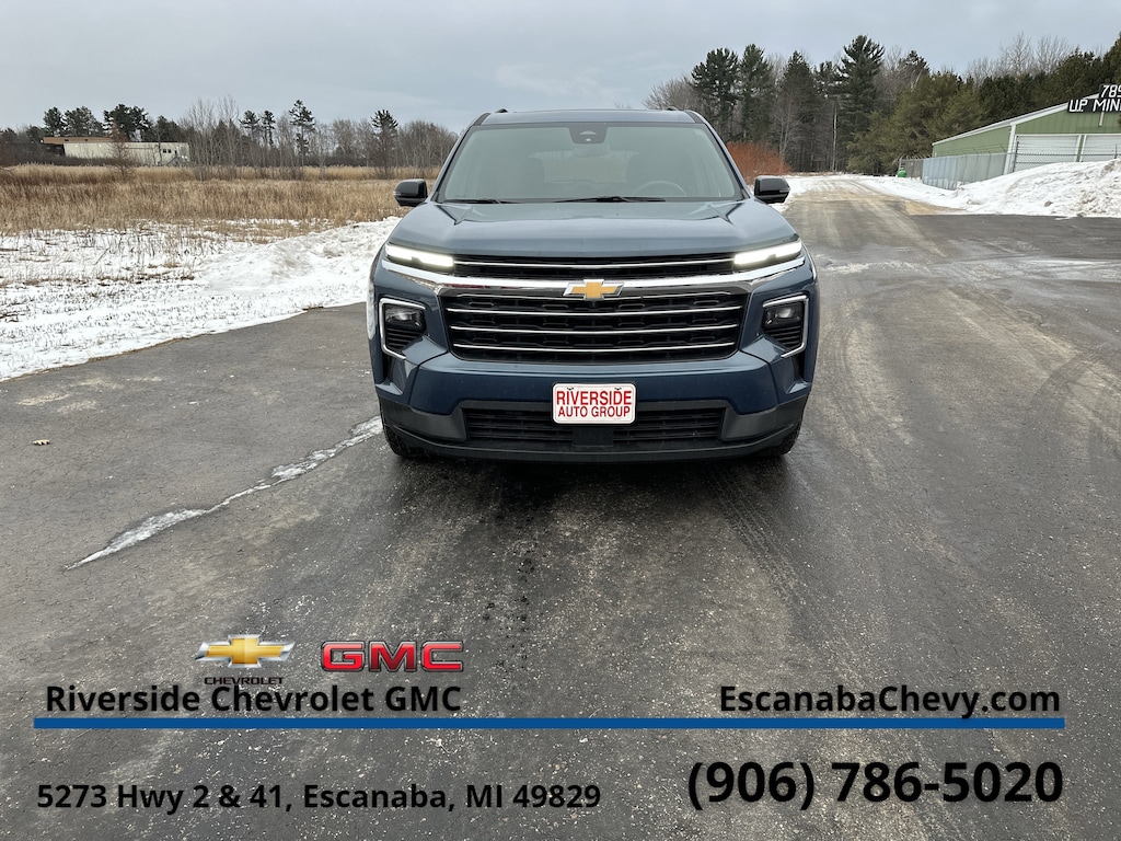 Used 2024 Chevrolet Traverse LT SUV