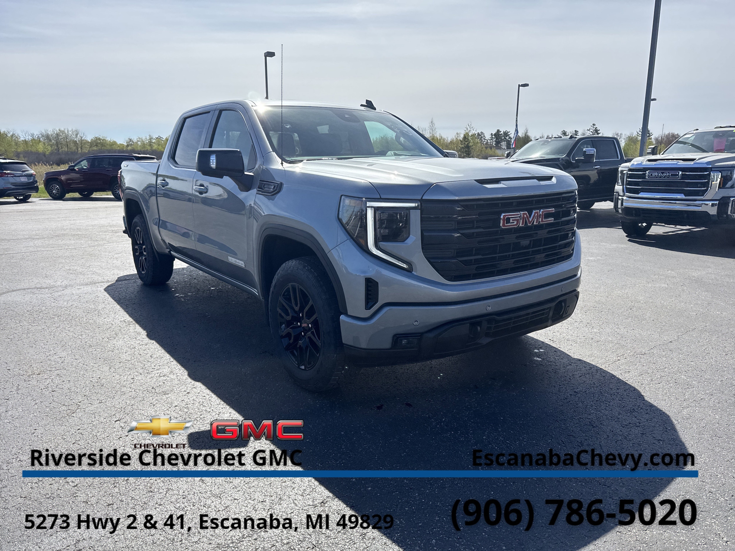 2026 GMC Sierra 4WD Crew Cab Short Box Elevation's photo