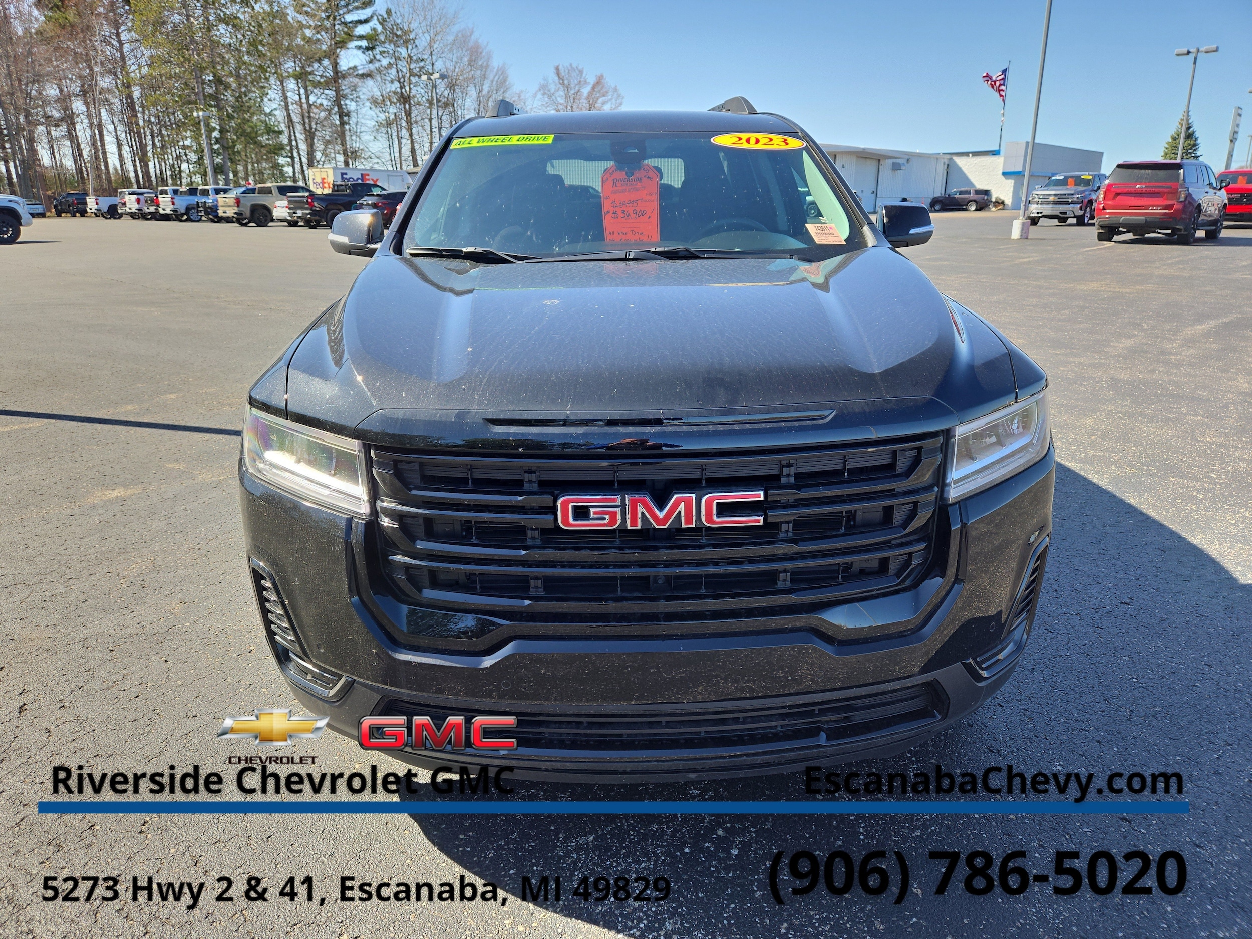 Used 2023 GMC Acadia SLE with VIN 1GKKNRL4XPZ216865 for sale in Escanaba, MI