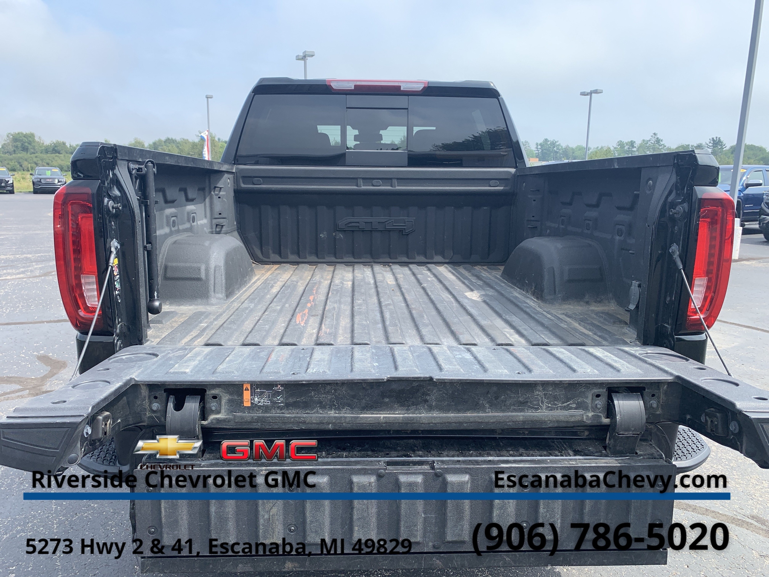 2024 GMC Sierra 1500 AT4 - Photo 8