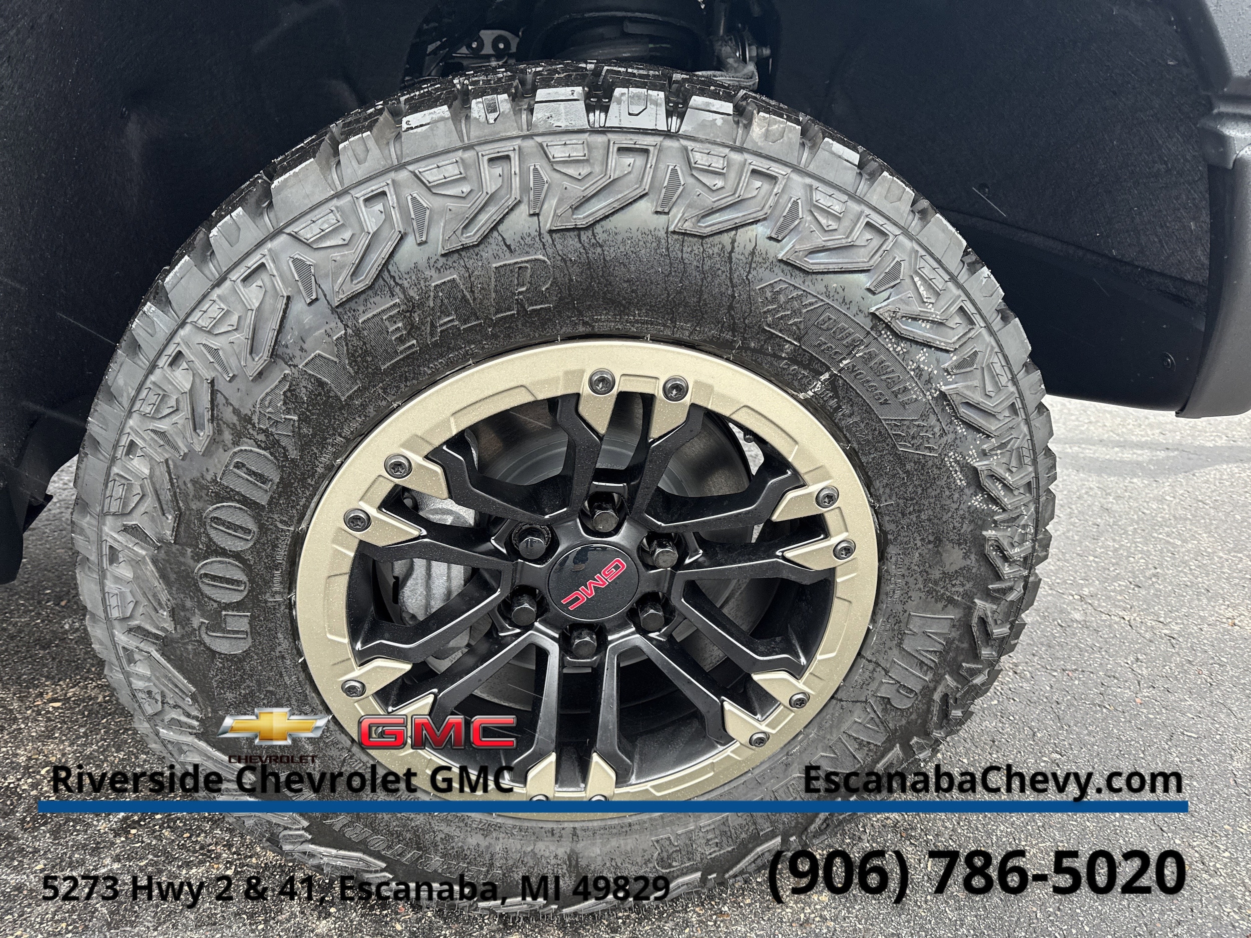 2026 GMC Sierra 1500 AT4X - Photo 11