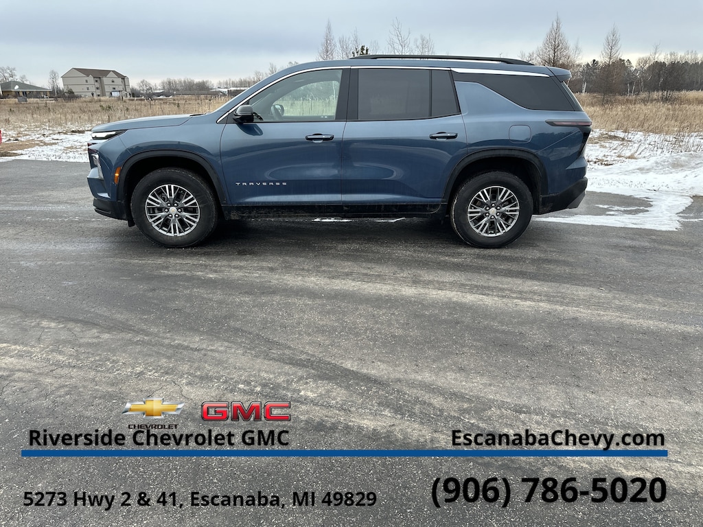 Used 2024 Chevrolet Traverse LT SUV