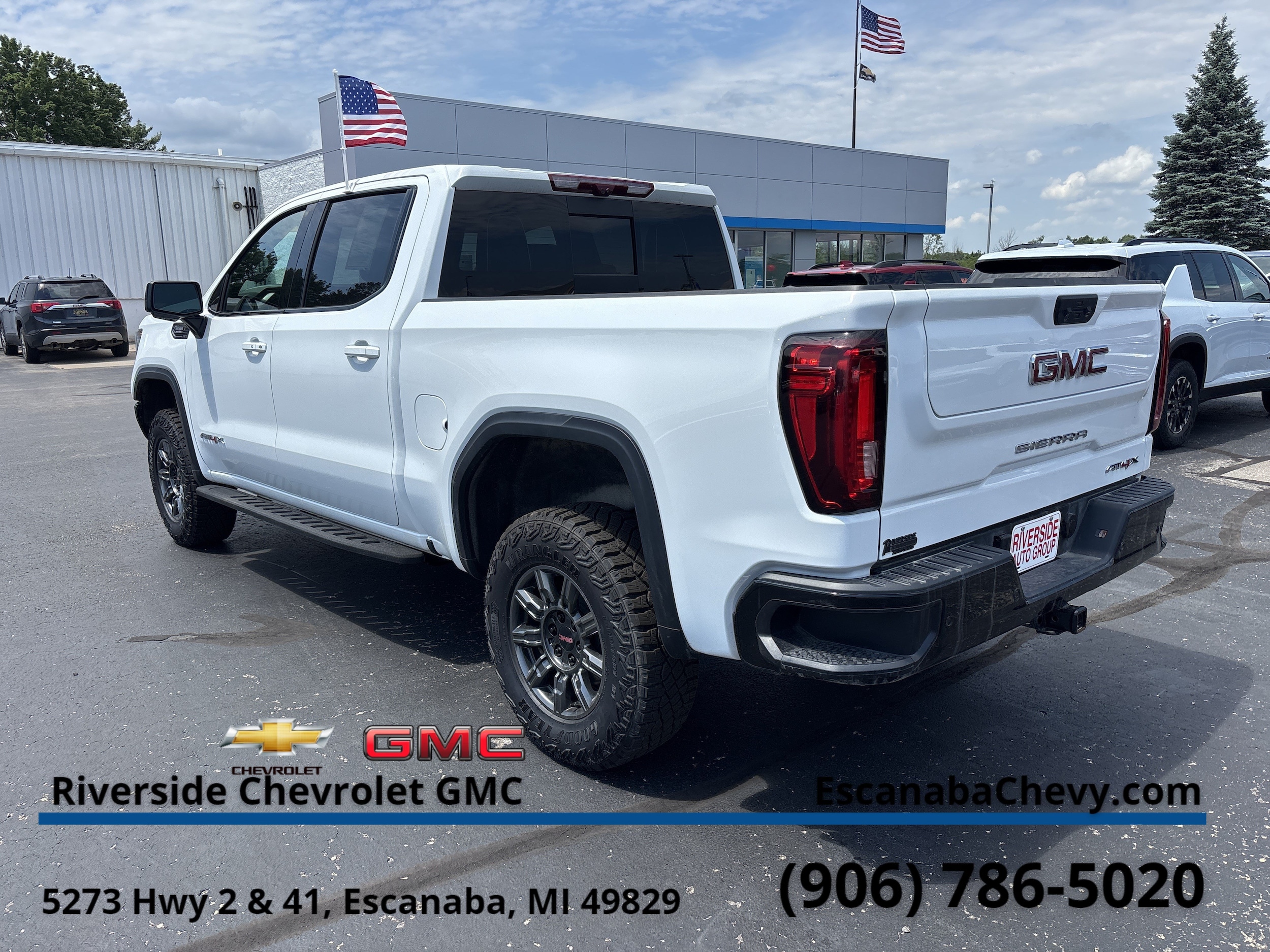 2025 GMC Sierra 1500 AT4X - Photo 6