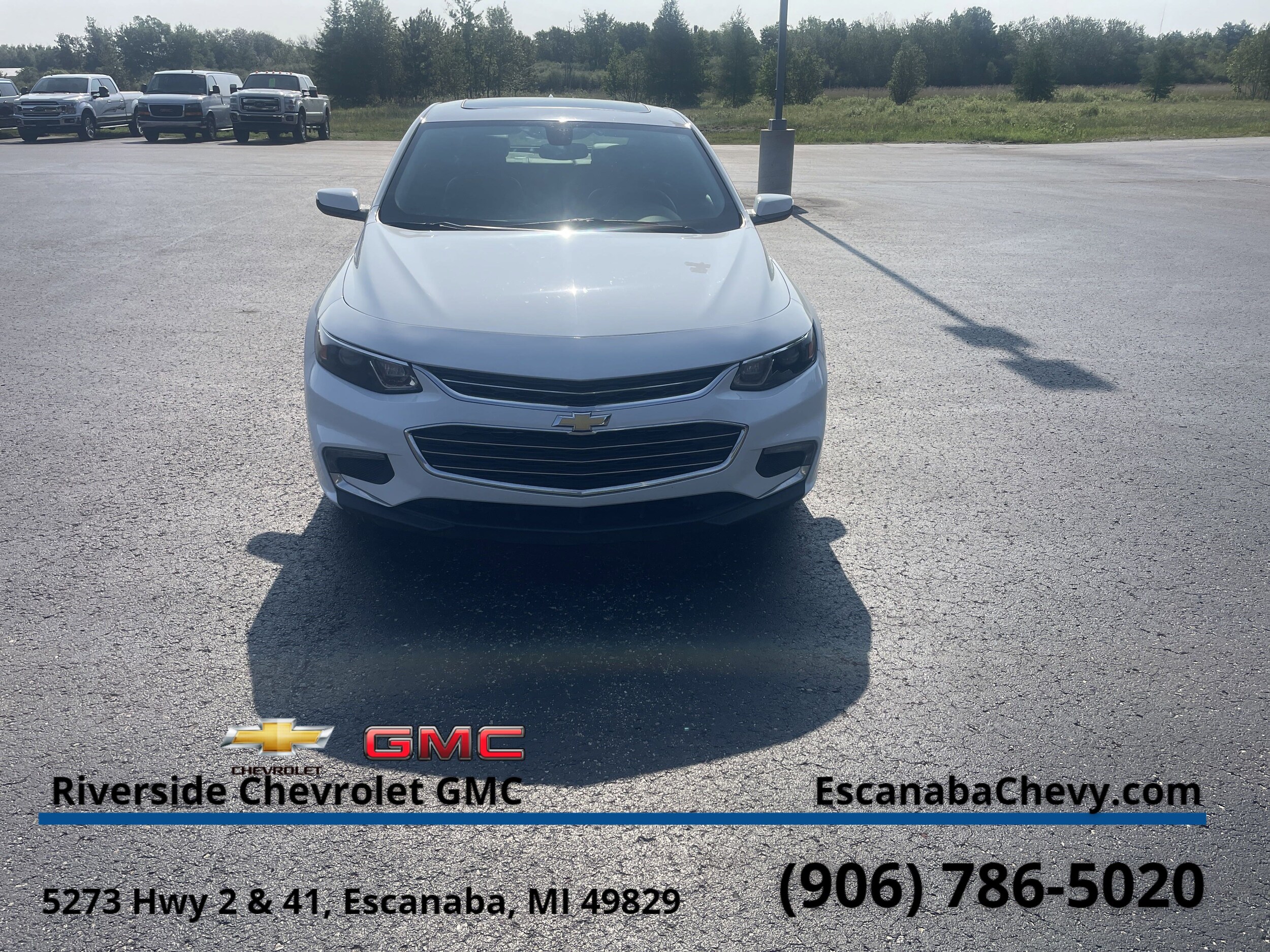 2018 Chevrolet Malibu 1LT photo 2