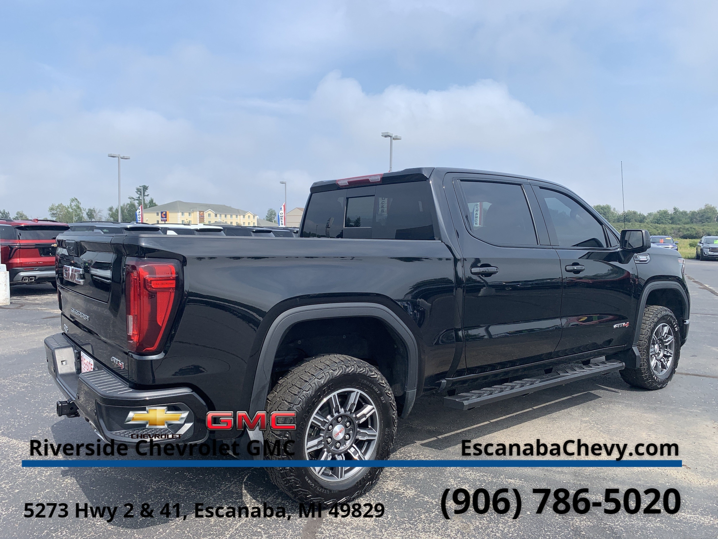 2024 GMC Sierra 1500 AT4 - Photo 9