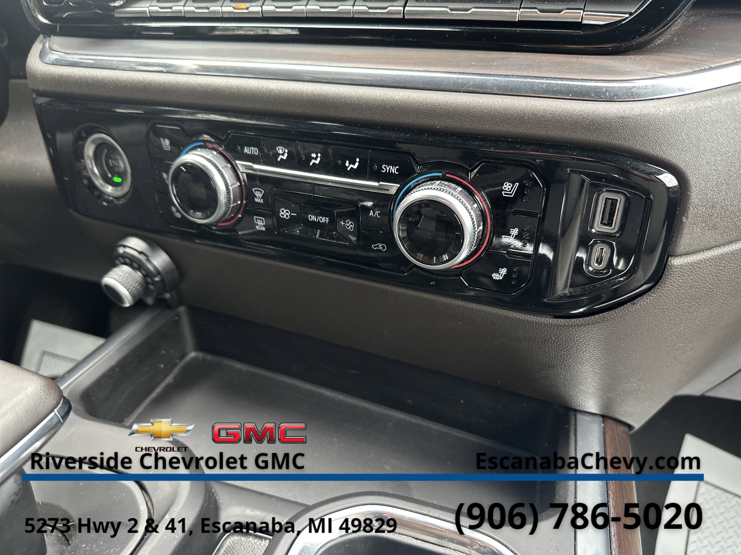 2023 GMC Sierra 1500 SLT - Photo 18