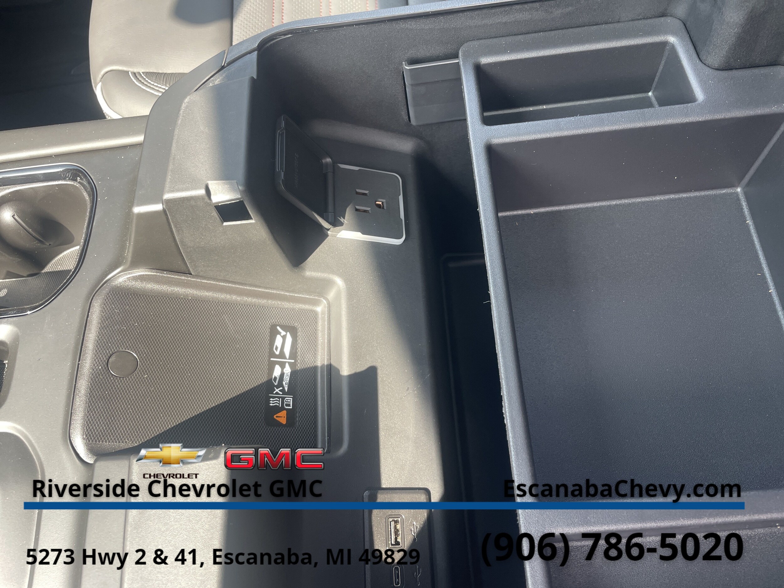 2026 GMC Sierra 1500 AT4X - Photo 18