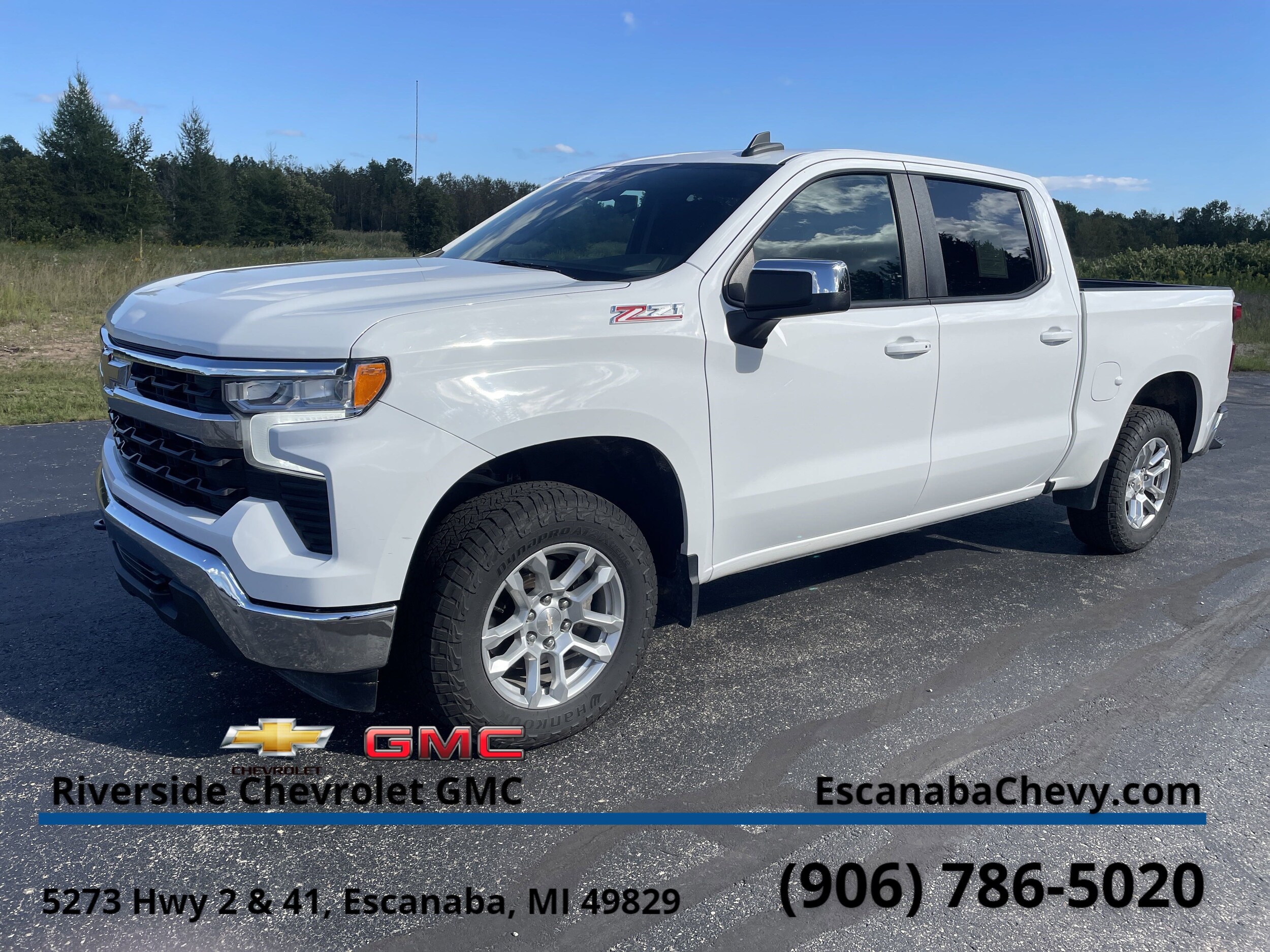 2022 Chevrolet Silverado 1500 LT photo 3