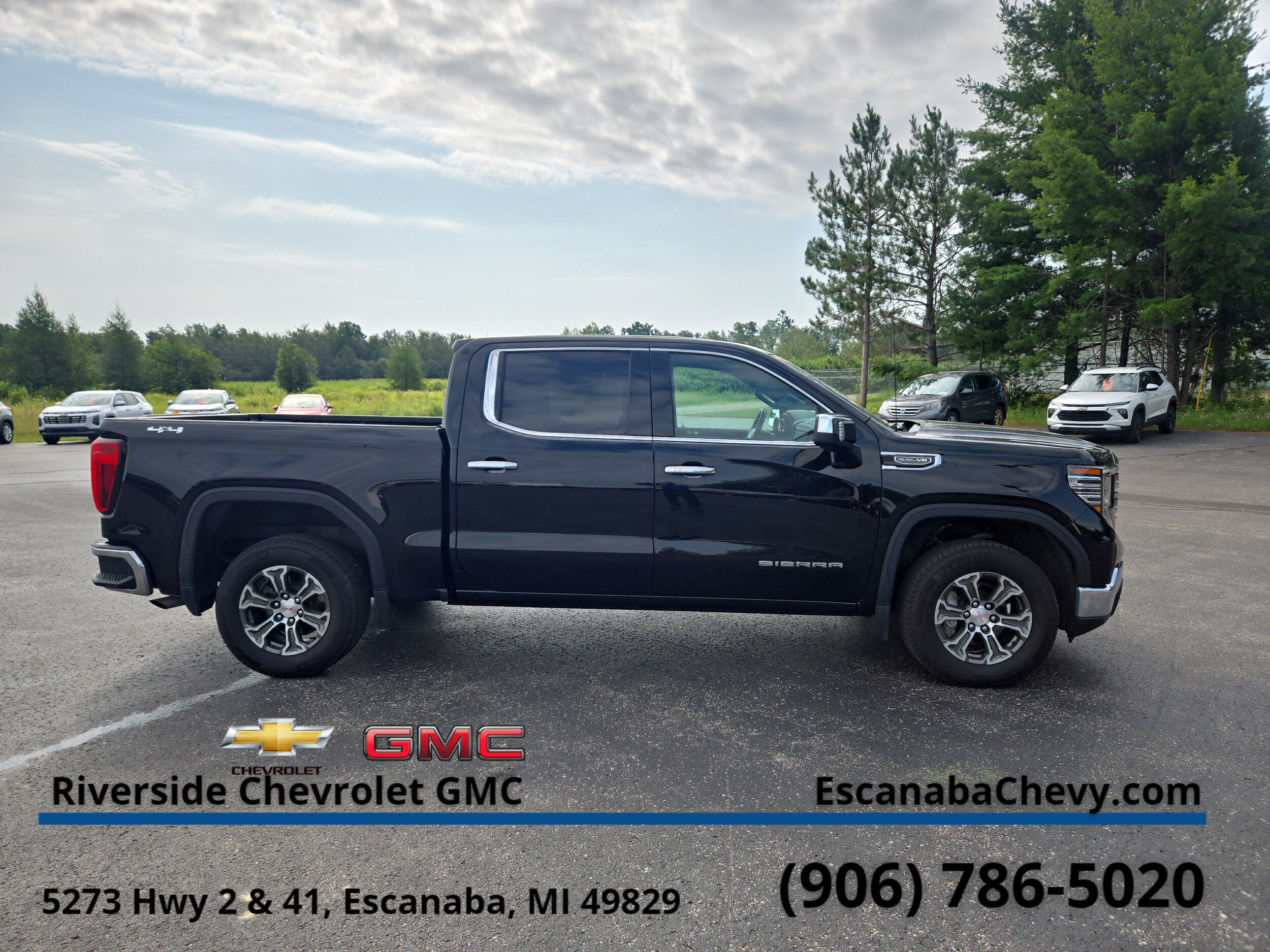 2024 GMC Sierra 1500 SLT - Photo 10