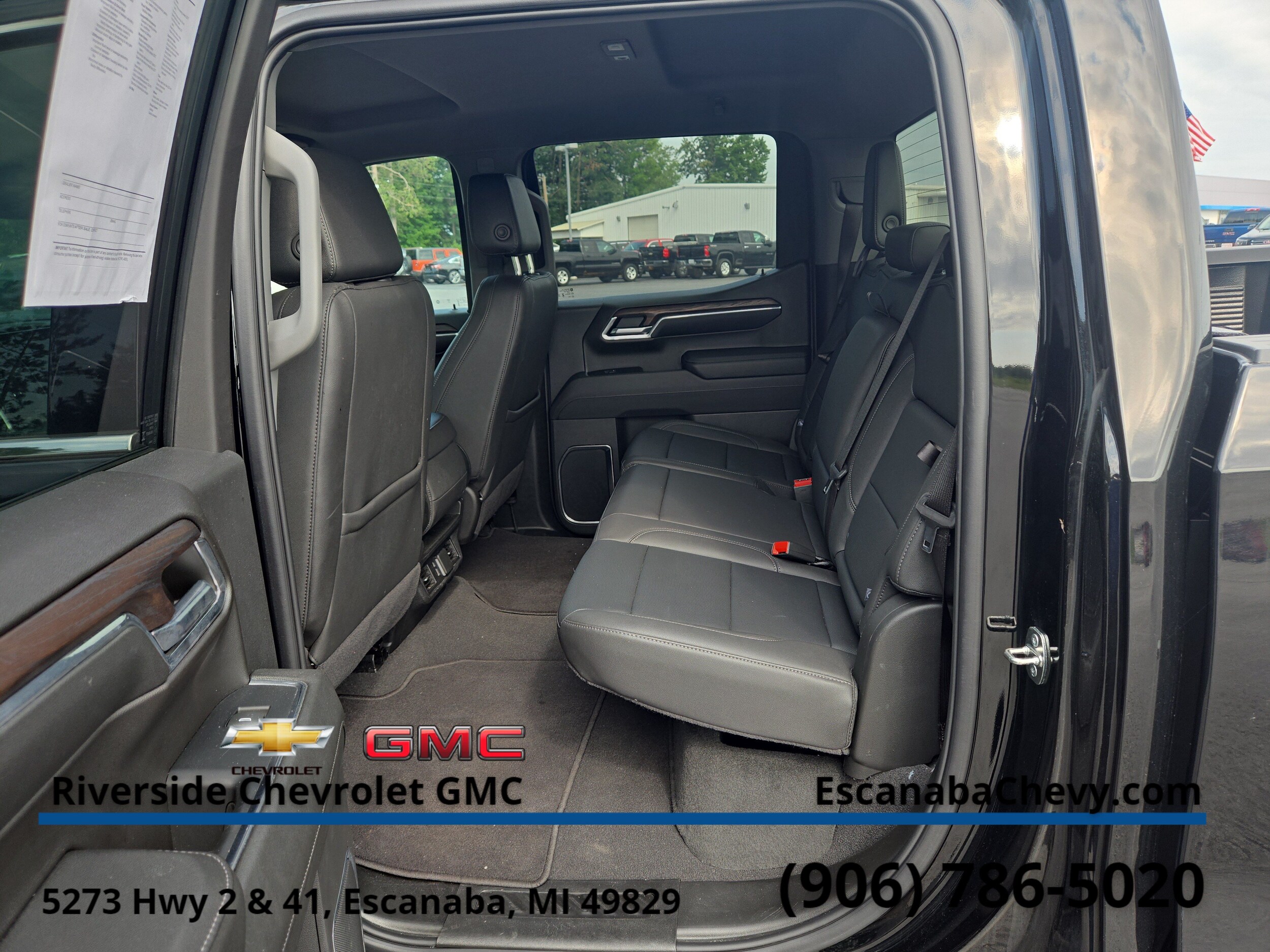 2024 GMC Sierra 1500 SLT - Photo 25