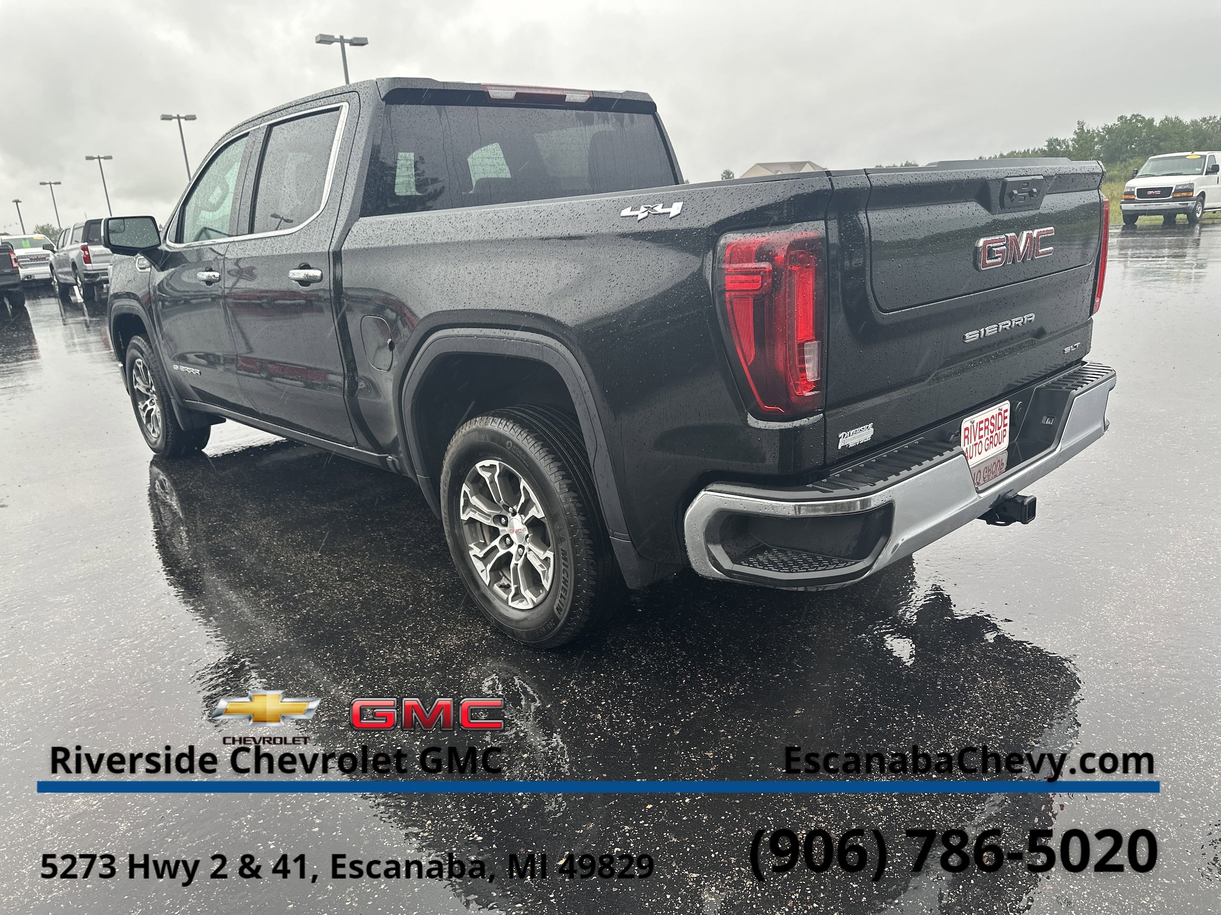 2024 GMC Sierra 1500 SLT - Photo 11