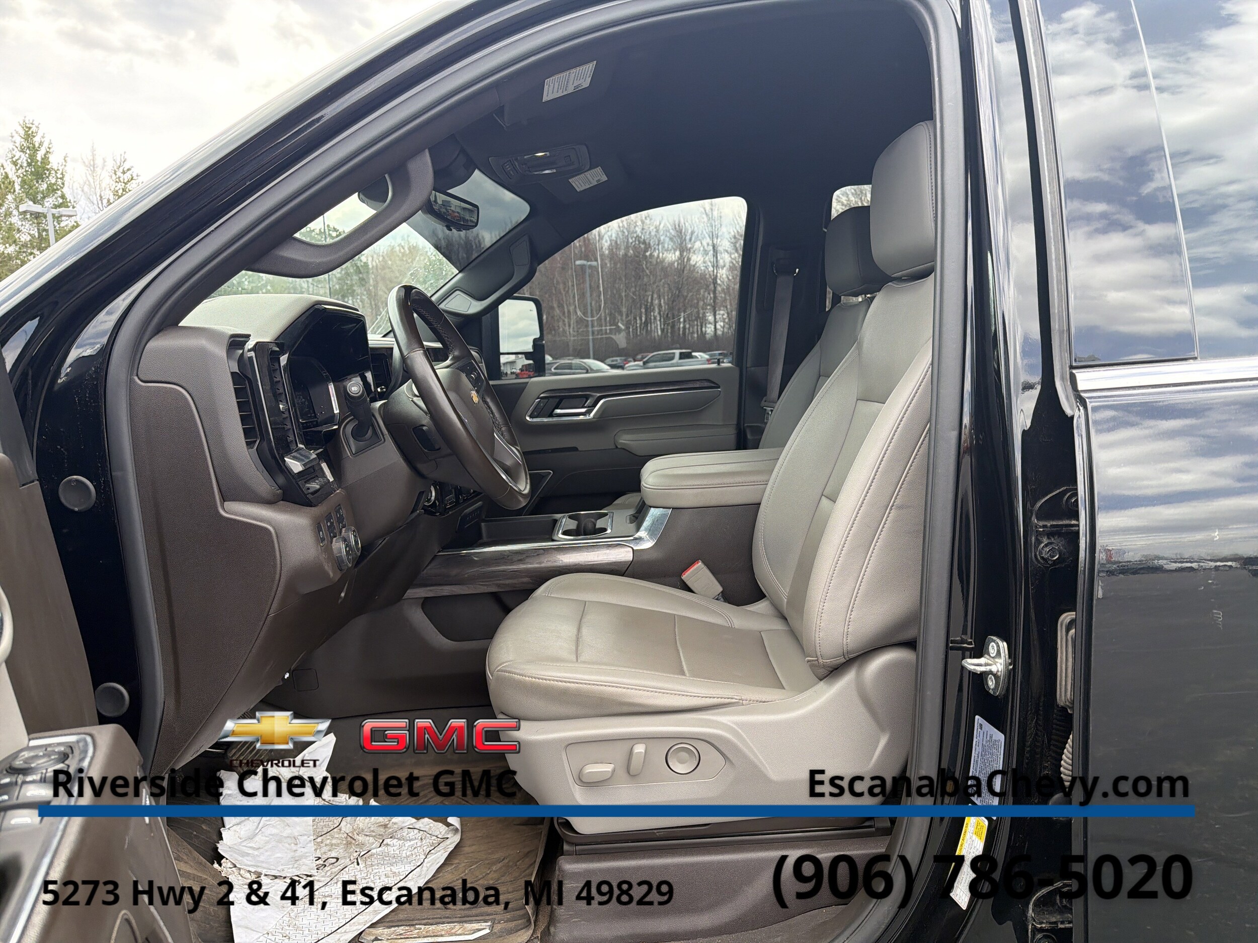 2024 Chevrolet Silverado 3500HD LTZ - Photo 15