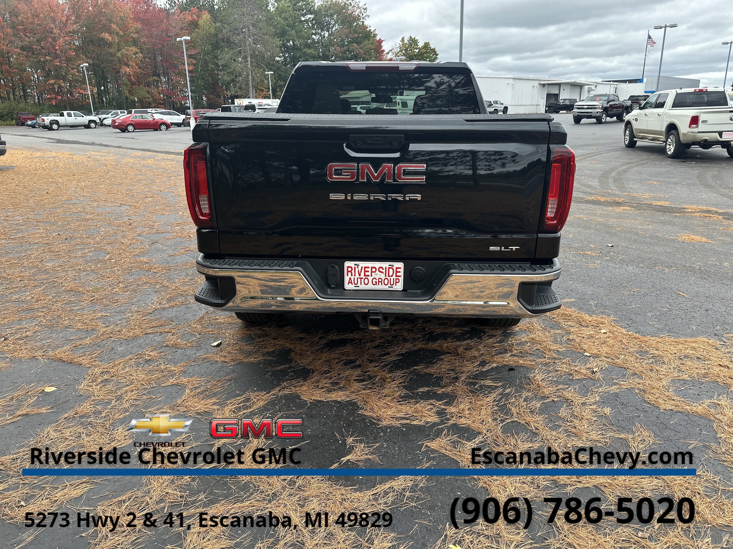 2023 GMC Sierra 1500 SLT - Photo 7