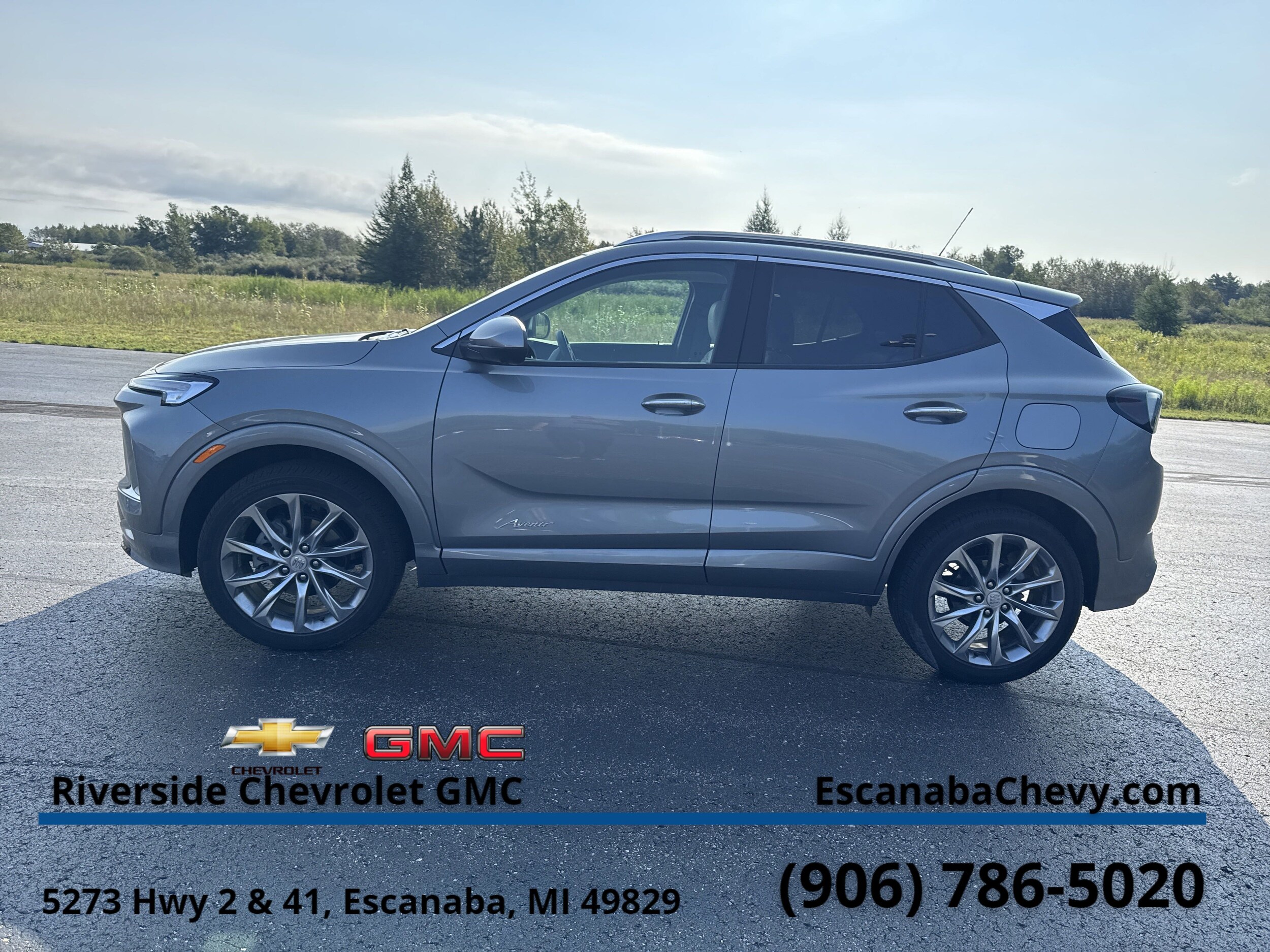 2024 Buick Encore GX Avenir photo 2