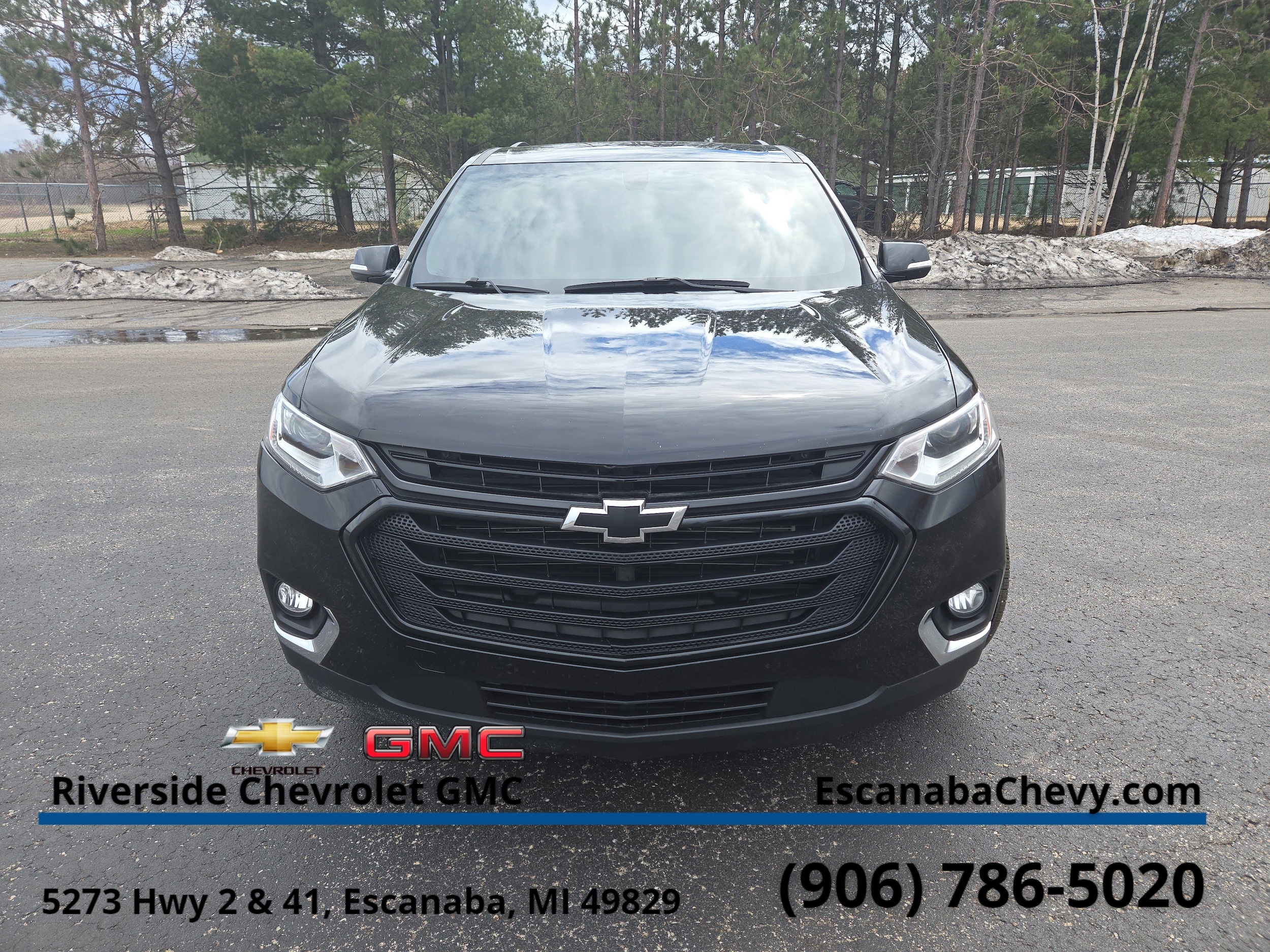 Used 2019 Chevrolet Traverse 3LT with VIN 1GNEVHKWXKJ286029 for sale in Escanaba, MI