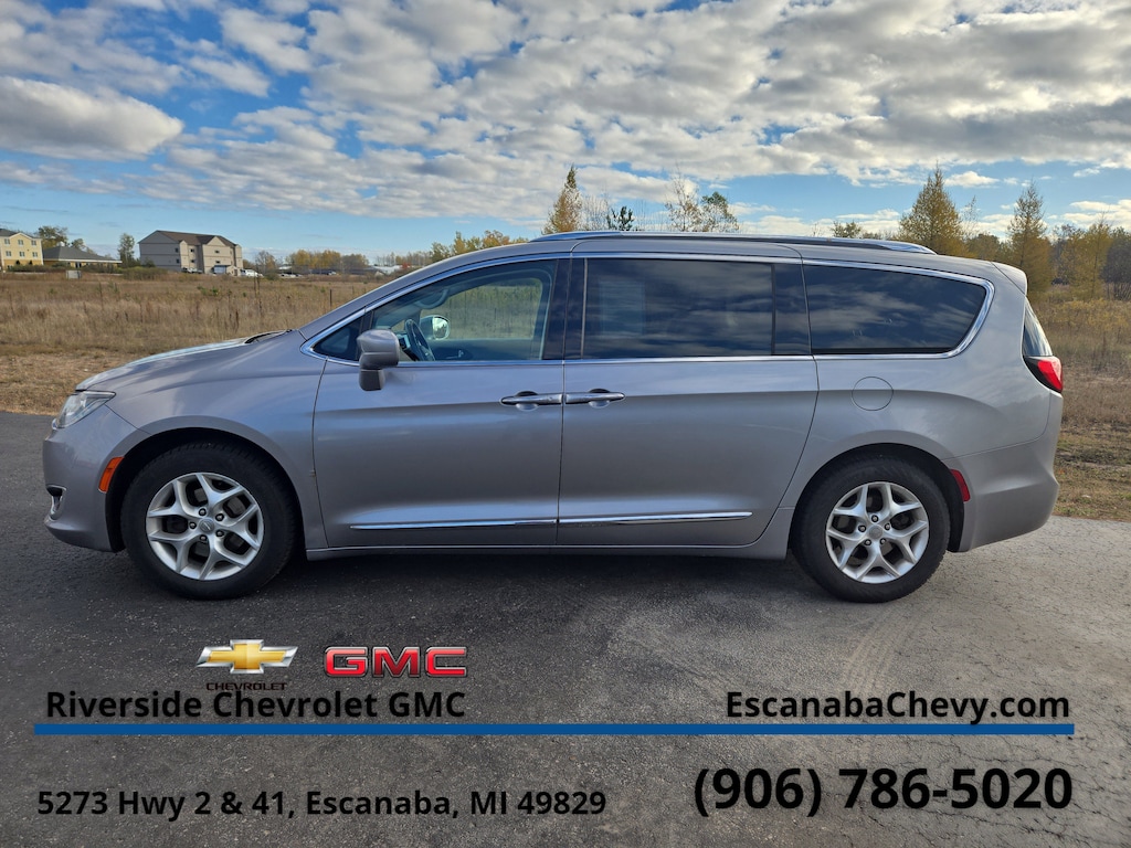 Used 2018 Chrysler Pacifica Touring L