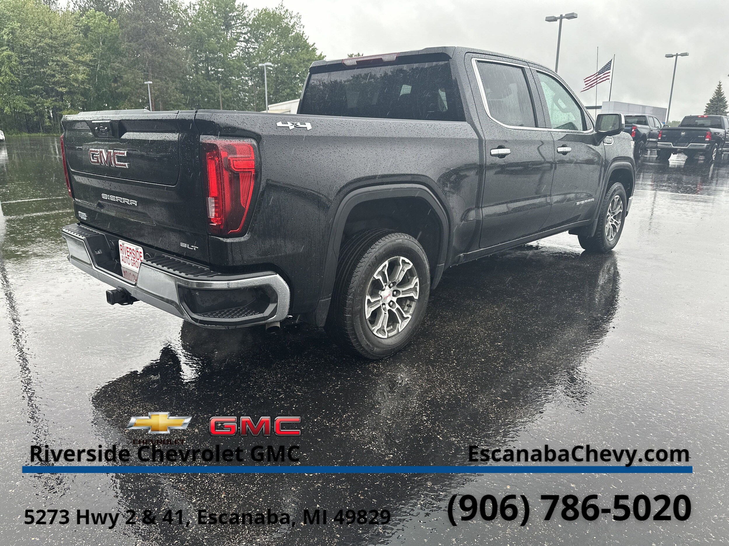 2024 GMC Sierra 1500 SLT - Photo 14