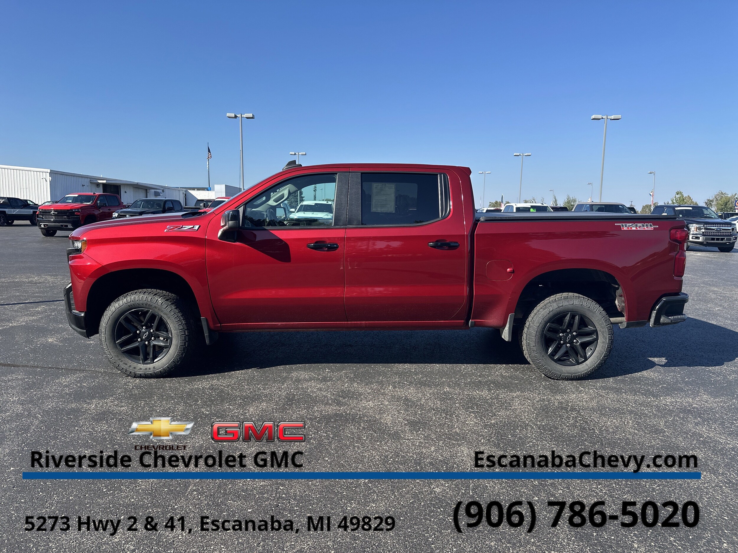 2022 Chevrolet Silverado 1500 LT Trail Boss photo 2