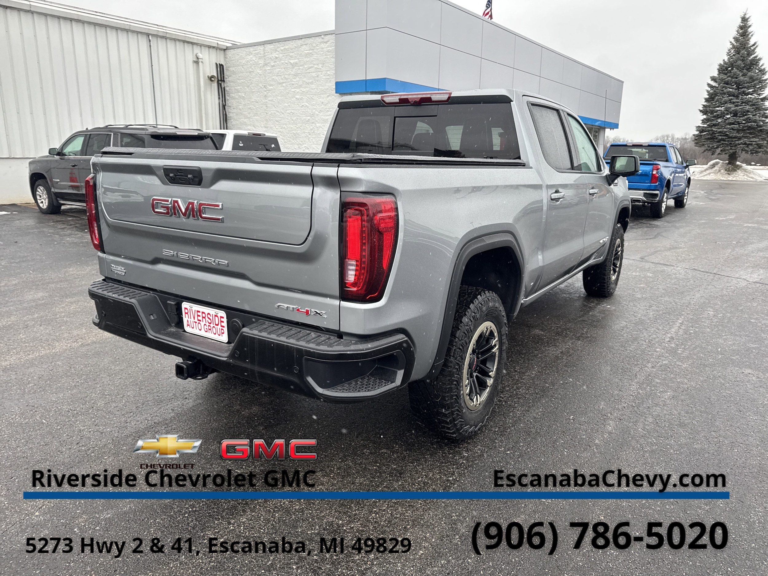 2026 GMC Sierra 1500 AT4X - Photo 9