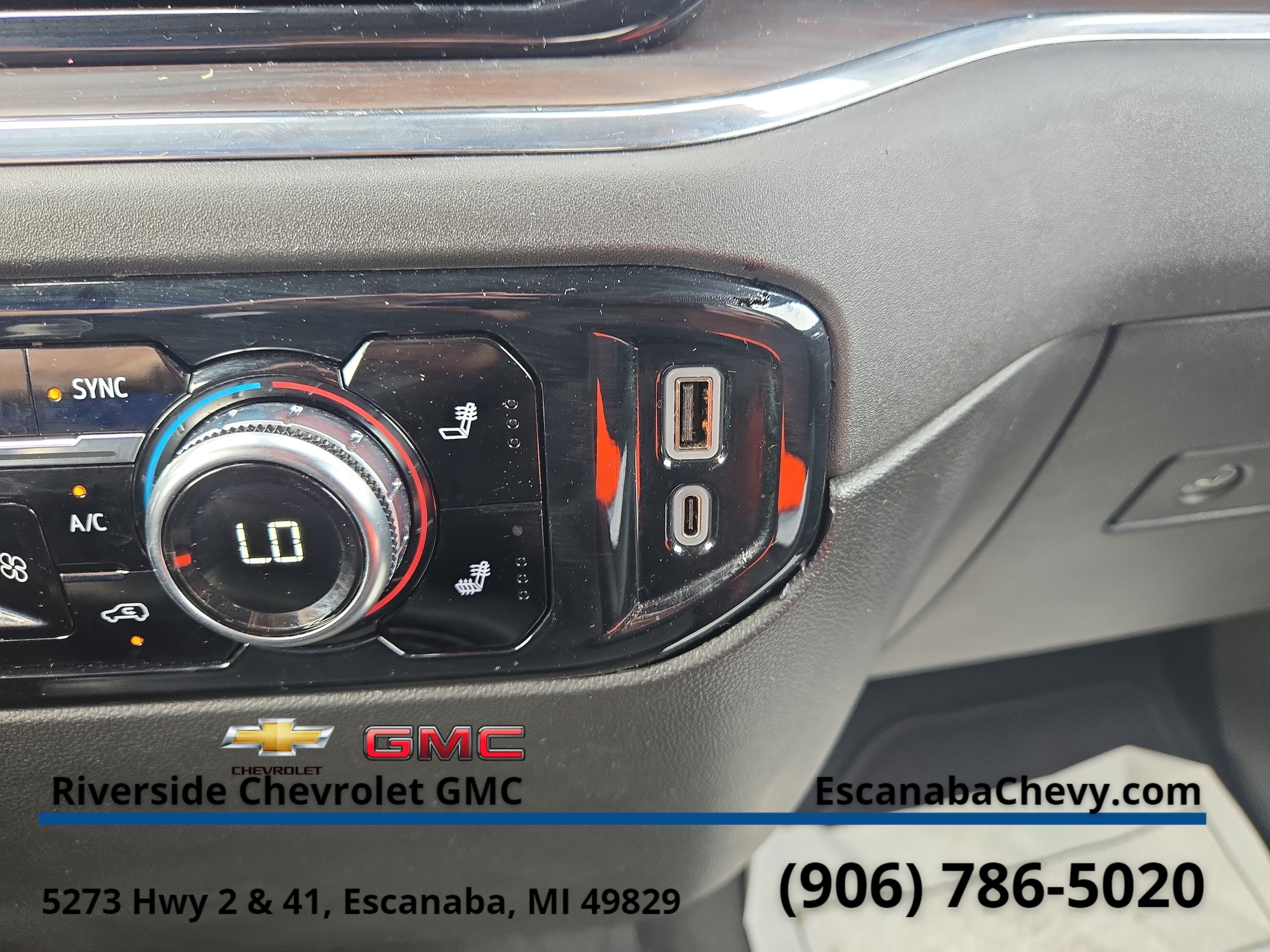 2024 GMC Sierra 1500 SLT - Photo 18