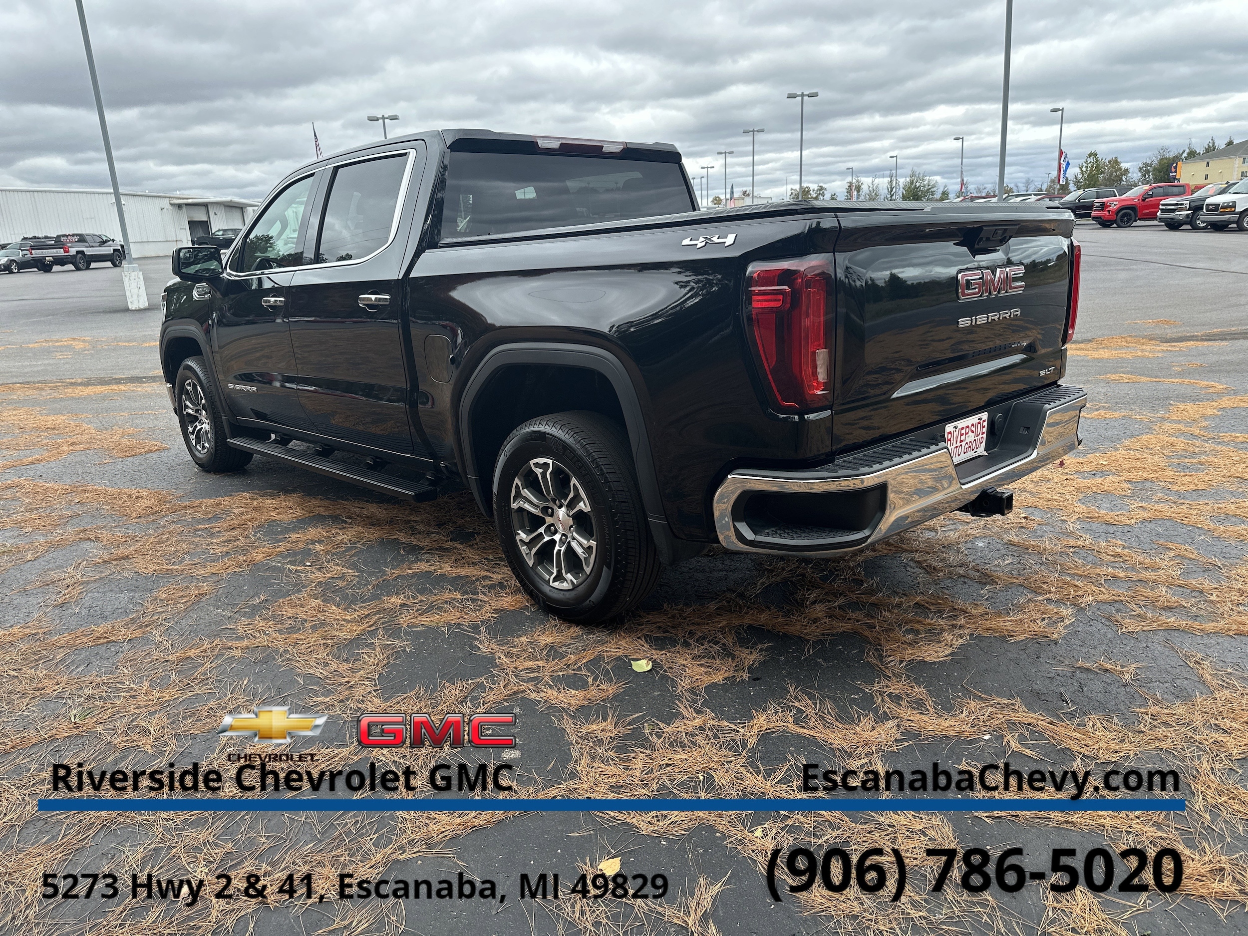 2023 GMC Sierra 1500 SLT - Photo 6