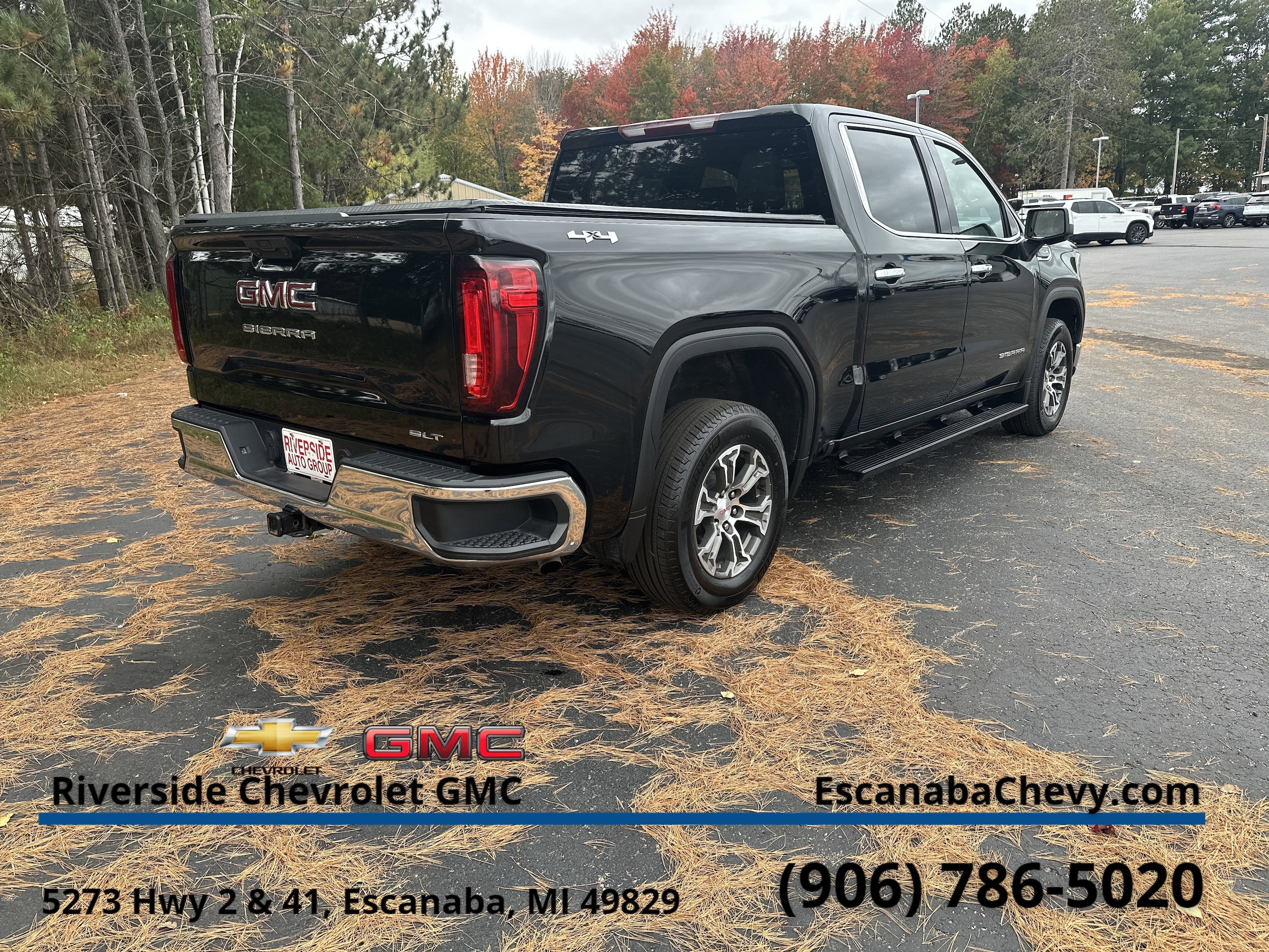 2023 GMC Sierra 1500 SLT - Photo 9