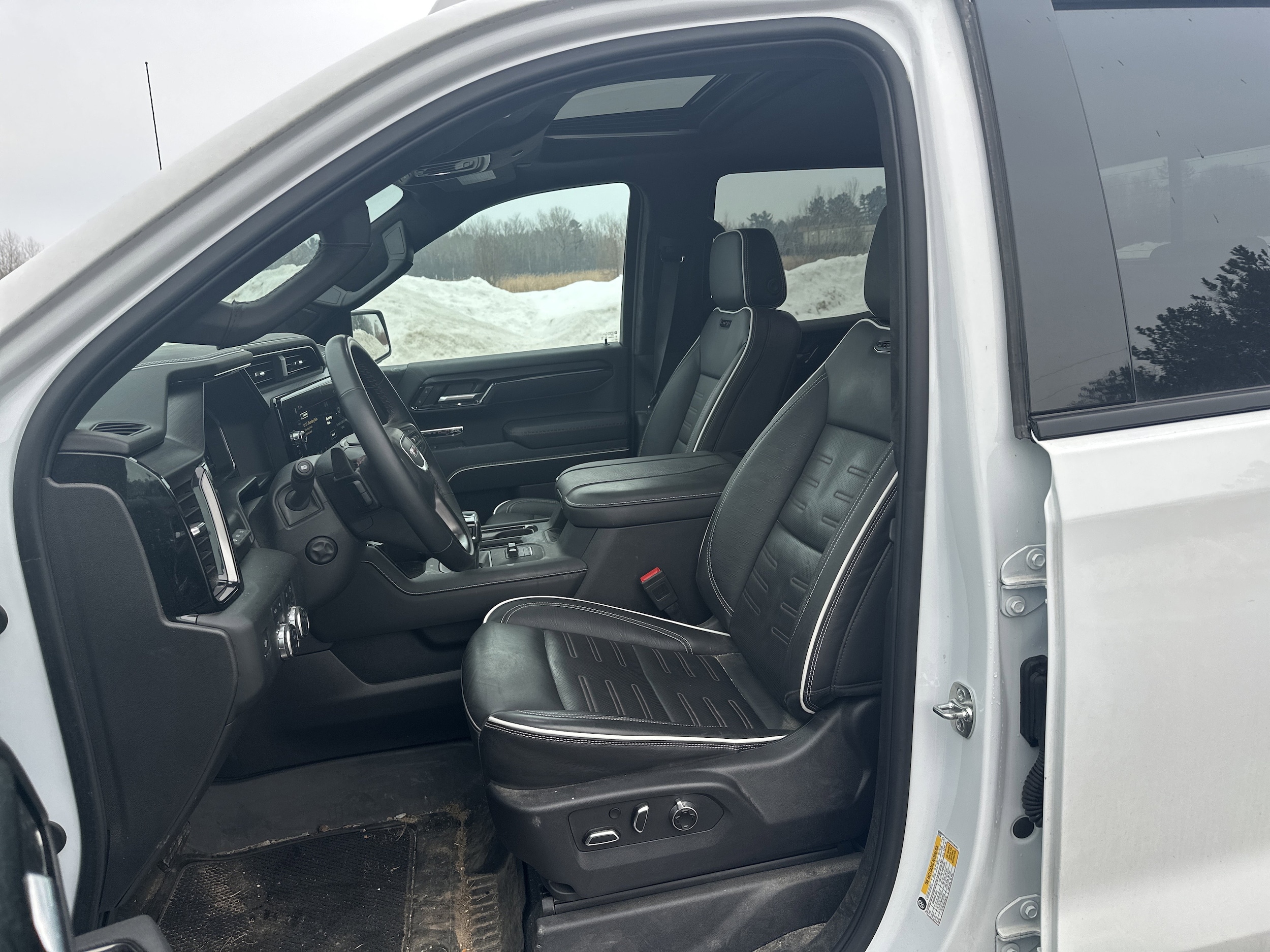 2025 GMC Sierra 1500 AT4X's photo