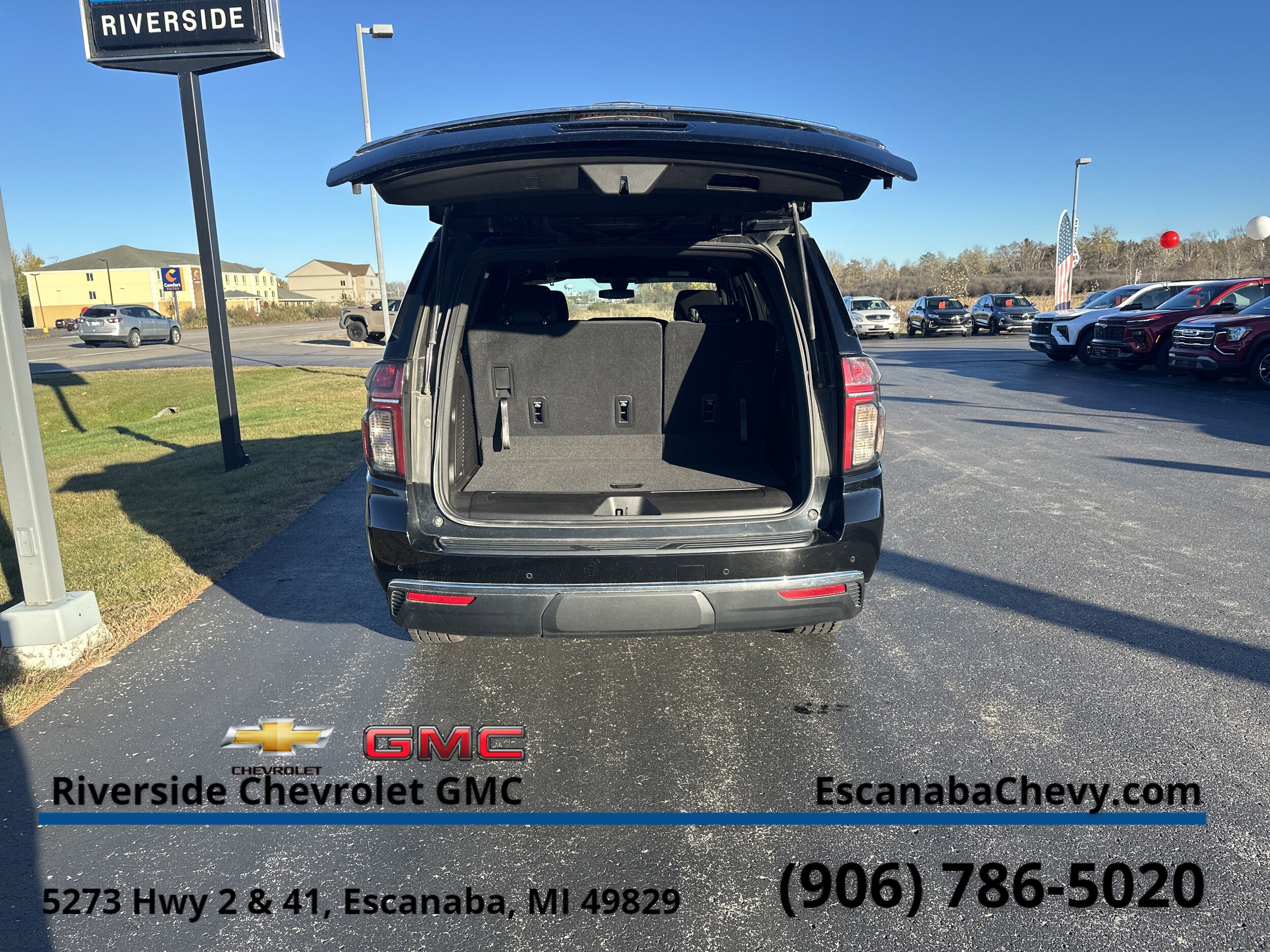 2021 Chevrolet Tahoe LS photo 3