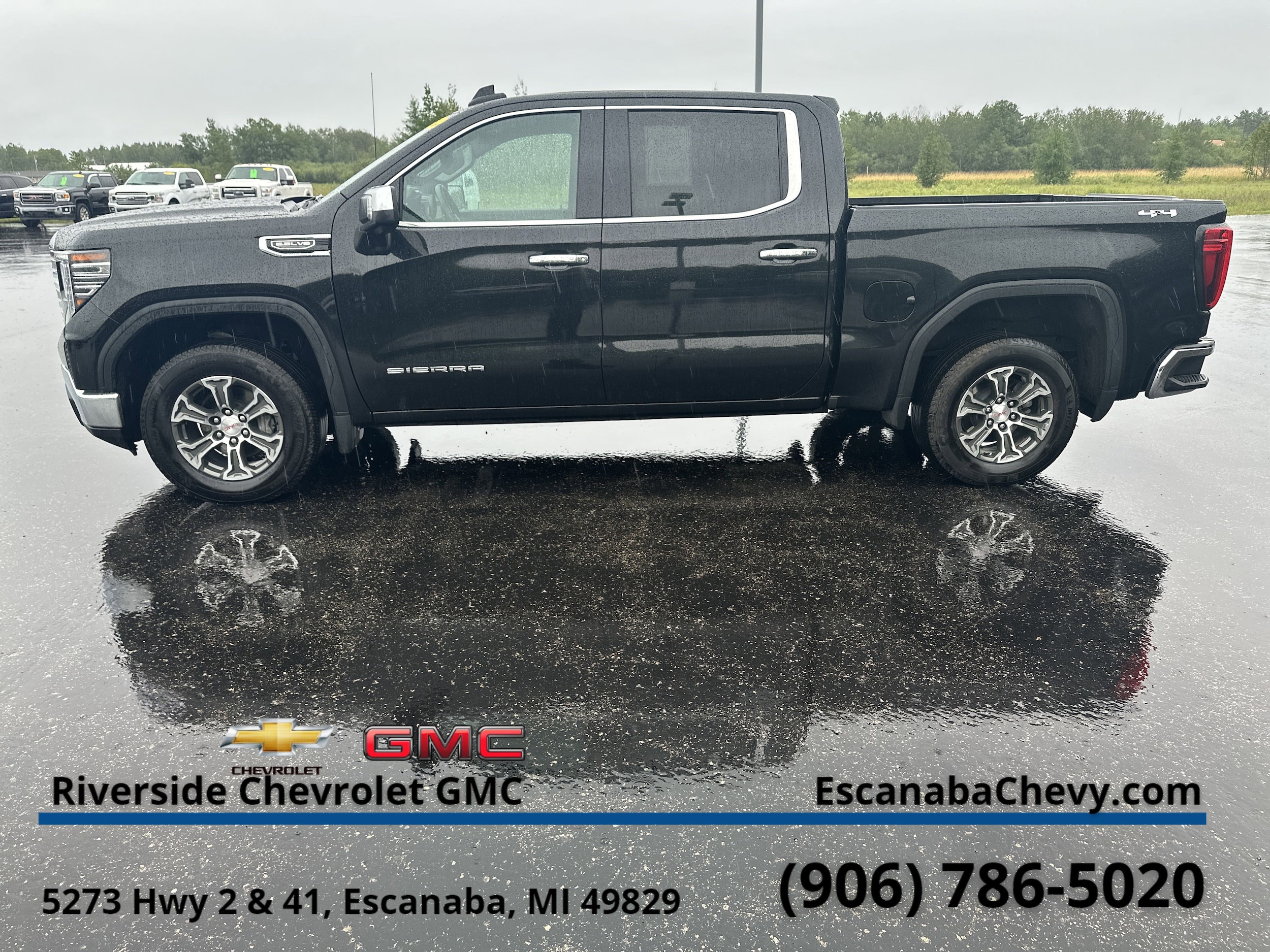 2024 GMC Sierra 1500 SLT - Photo 9