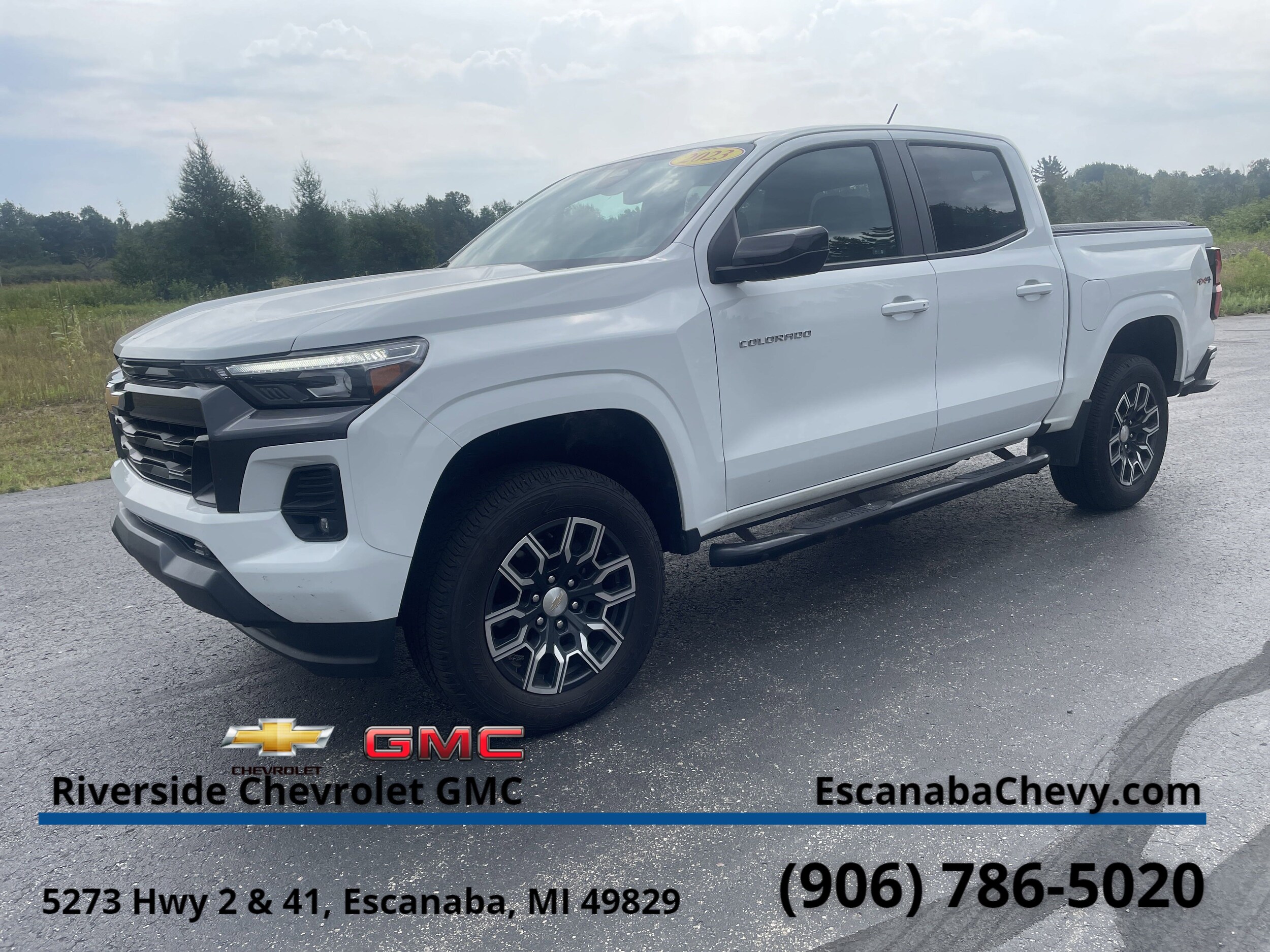 2023 Chevrolet Colorado LT photo 3
