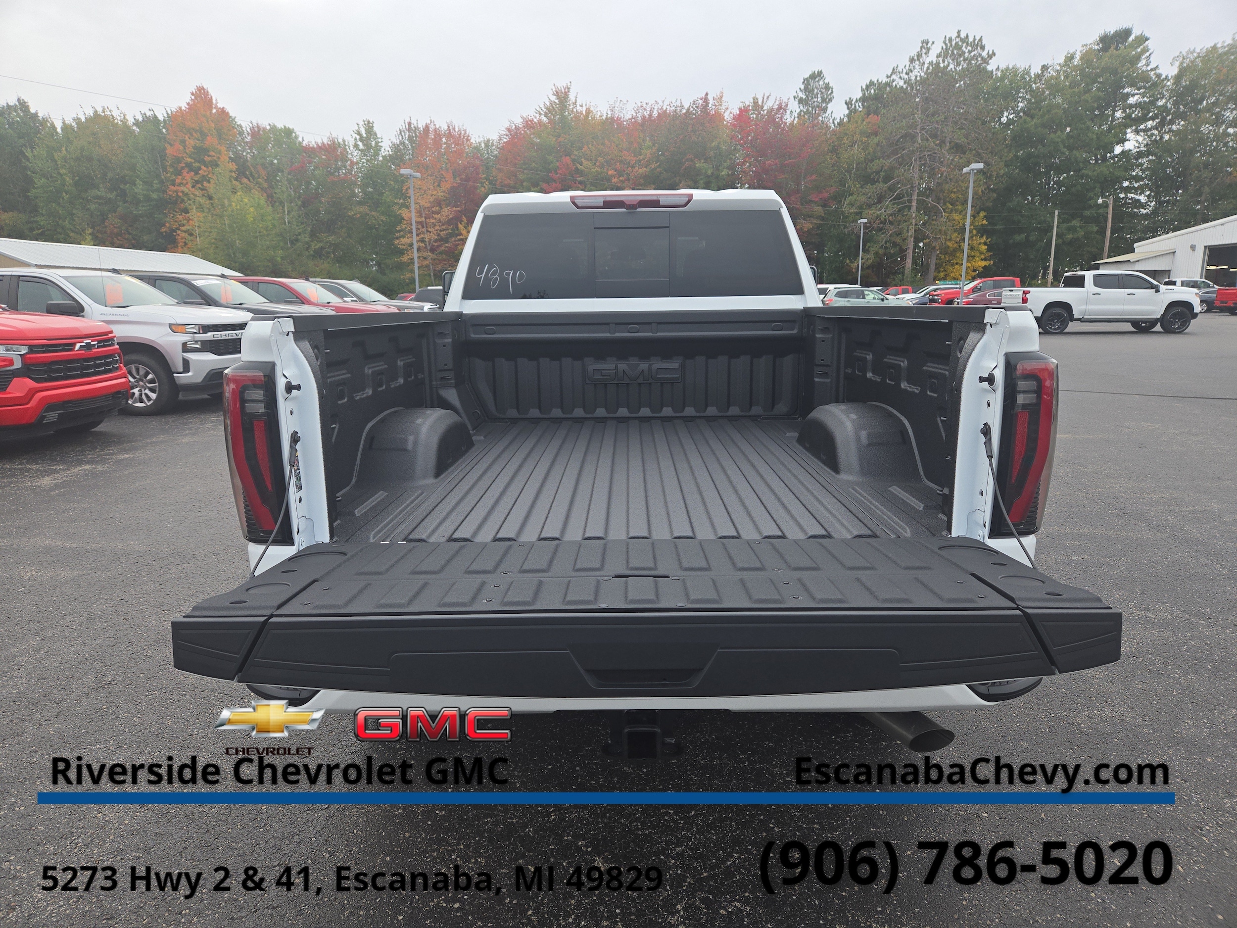 2026 GMC Sierra 2500HD AT4 - Photo 8