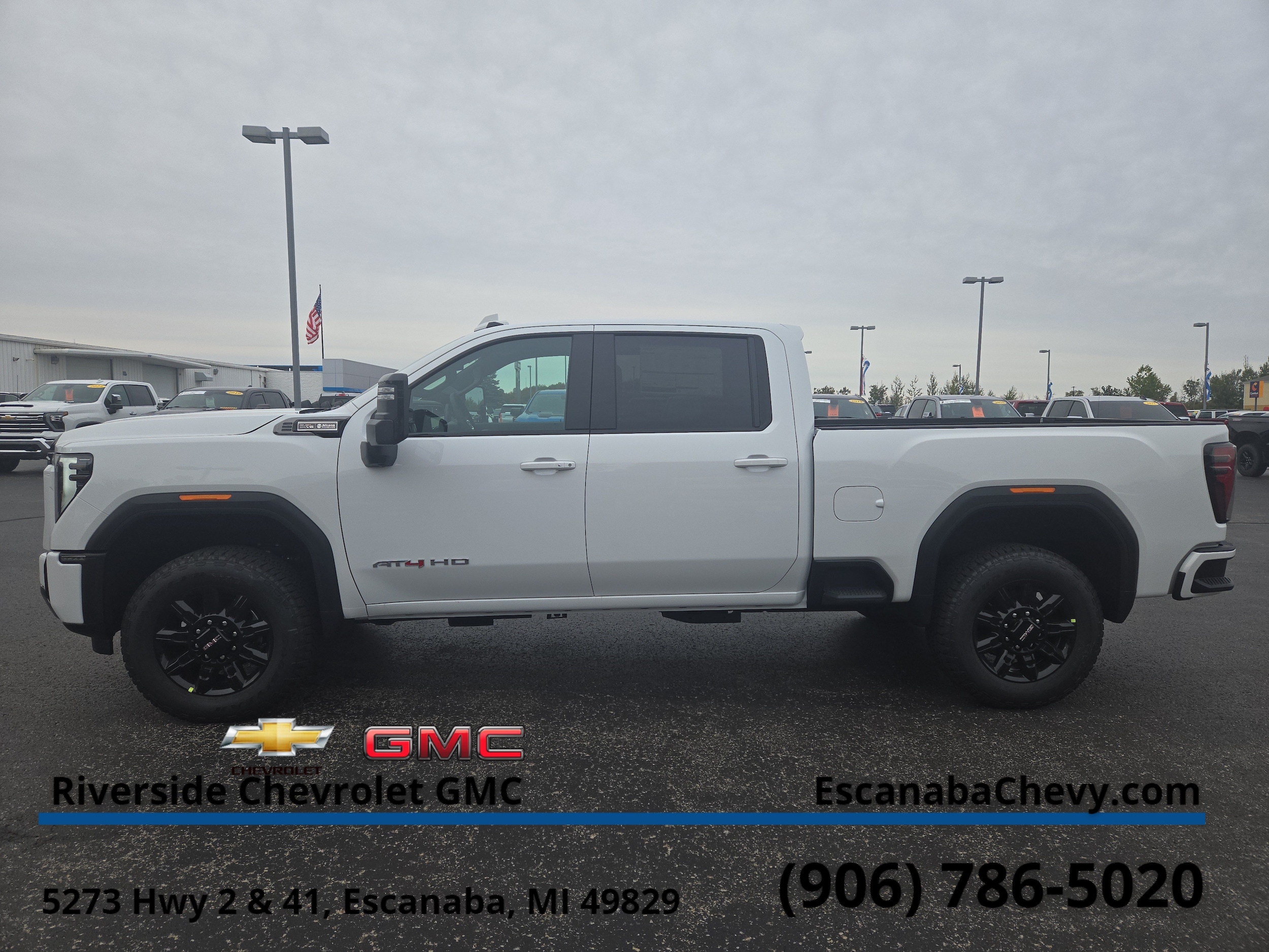 2026 GMC Sierra 2500HD AT4 - Photo 4