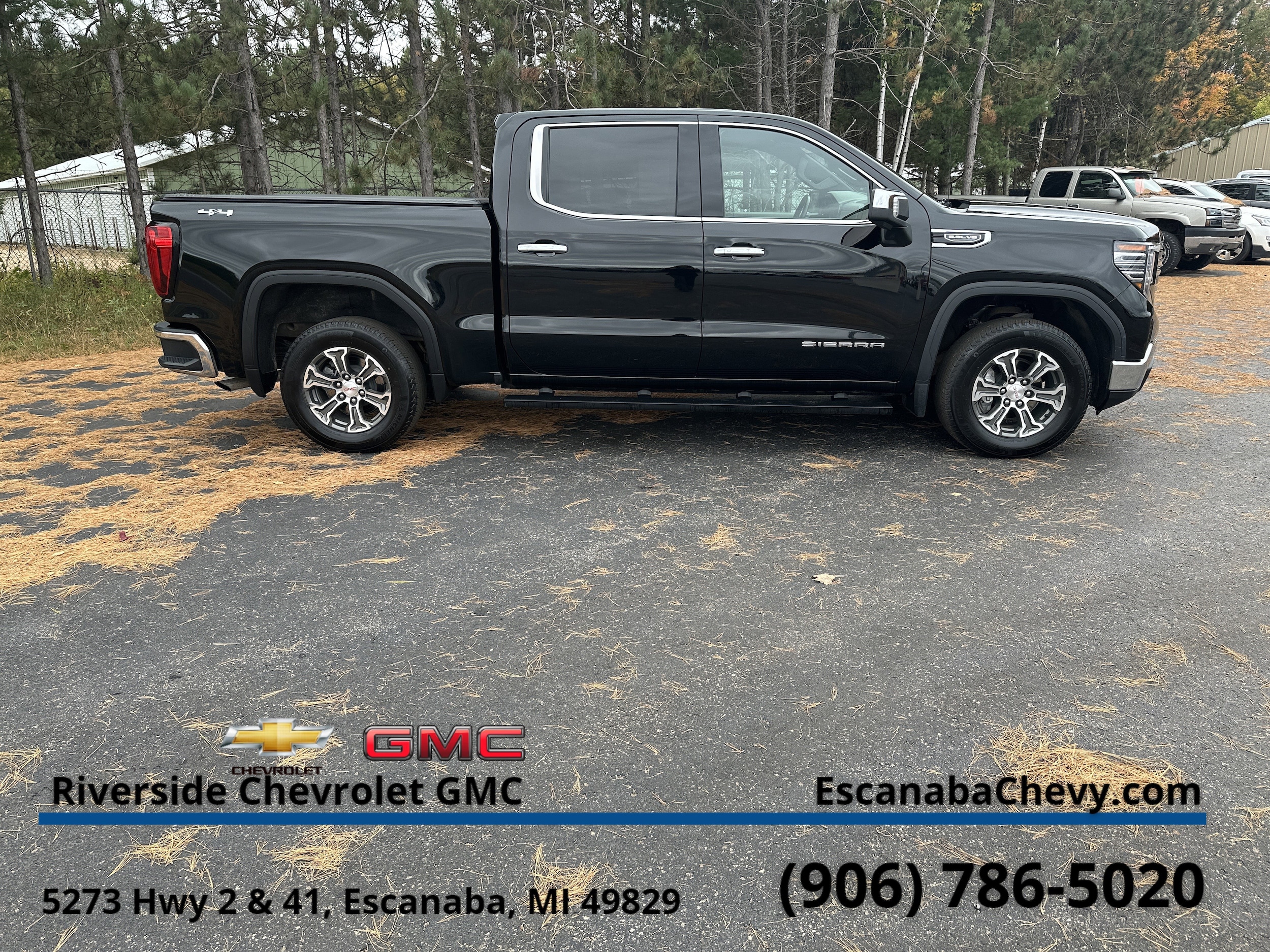 2023 GMC Sierra 1500 SLT - Photo 10