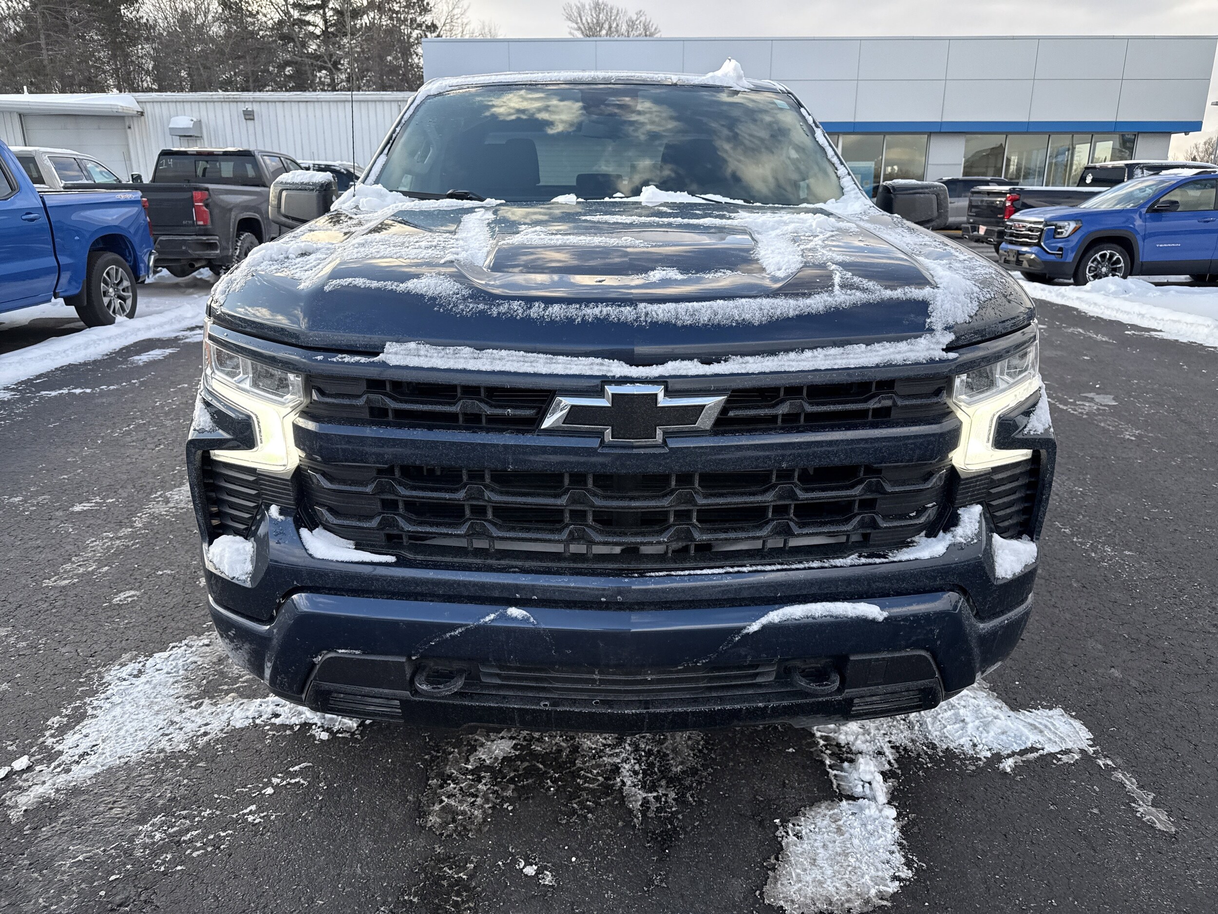 2023 Chevrolet Silverado 1500 RST photo 2