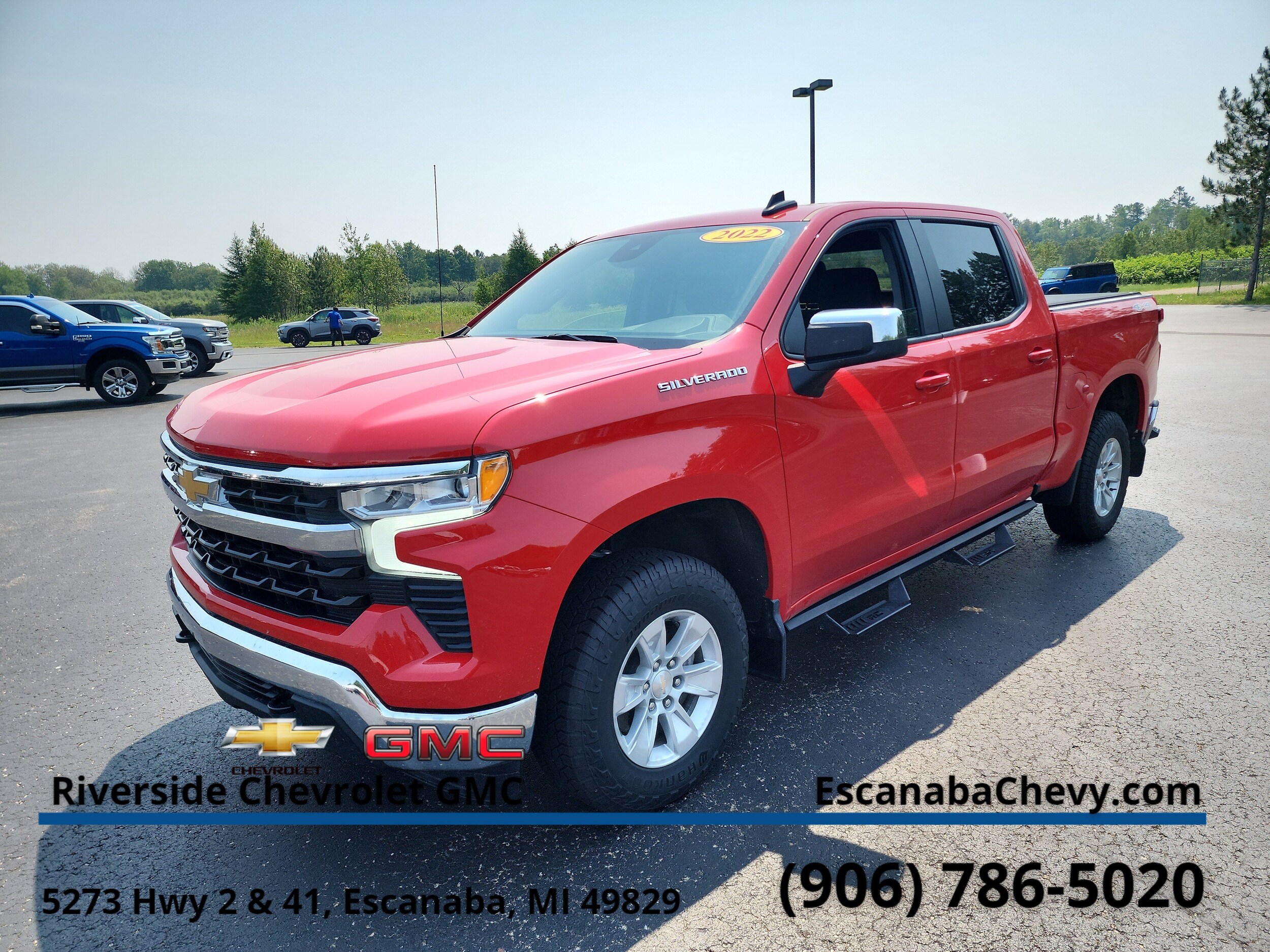 2022 Chevrolet Silverado 1500 LT photo 3