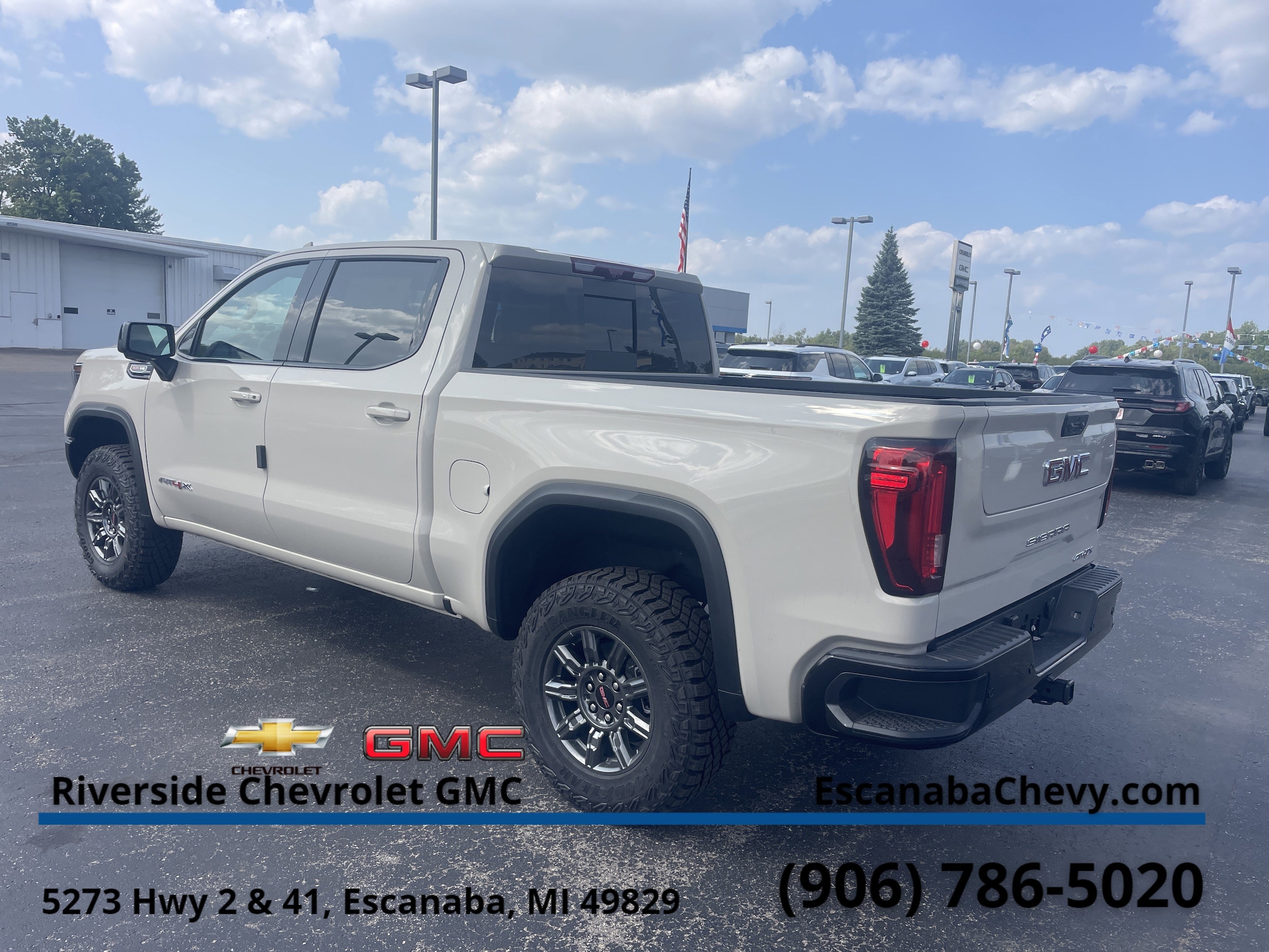 2026 GMC Sierra 1500 AT4X - Photo 6