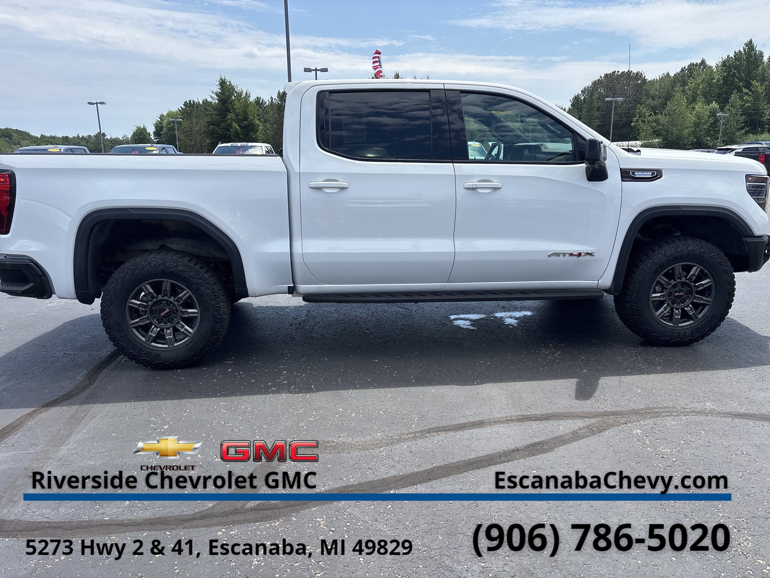 2025 GMC Sierra 1500 AT4X - Photo 10