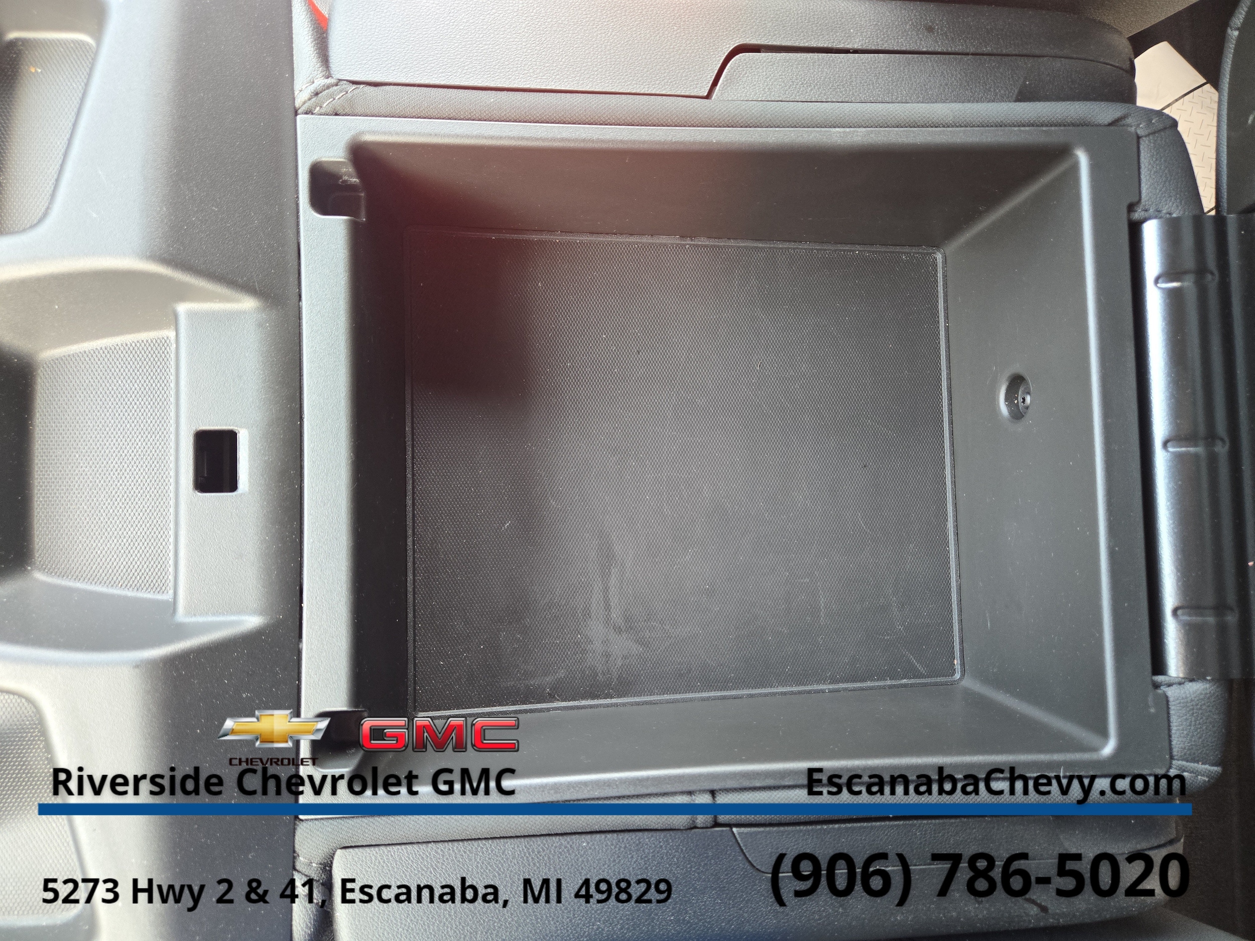 2024 GMC Sierra 1500 SLT - Photo 20