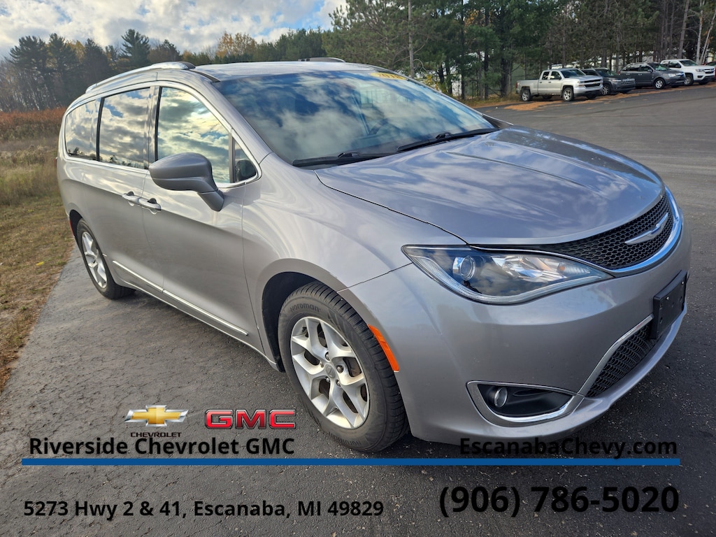 Used 2018 Chrysler Pacifica Touring L