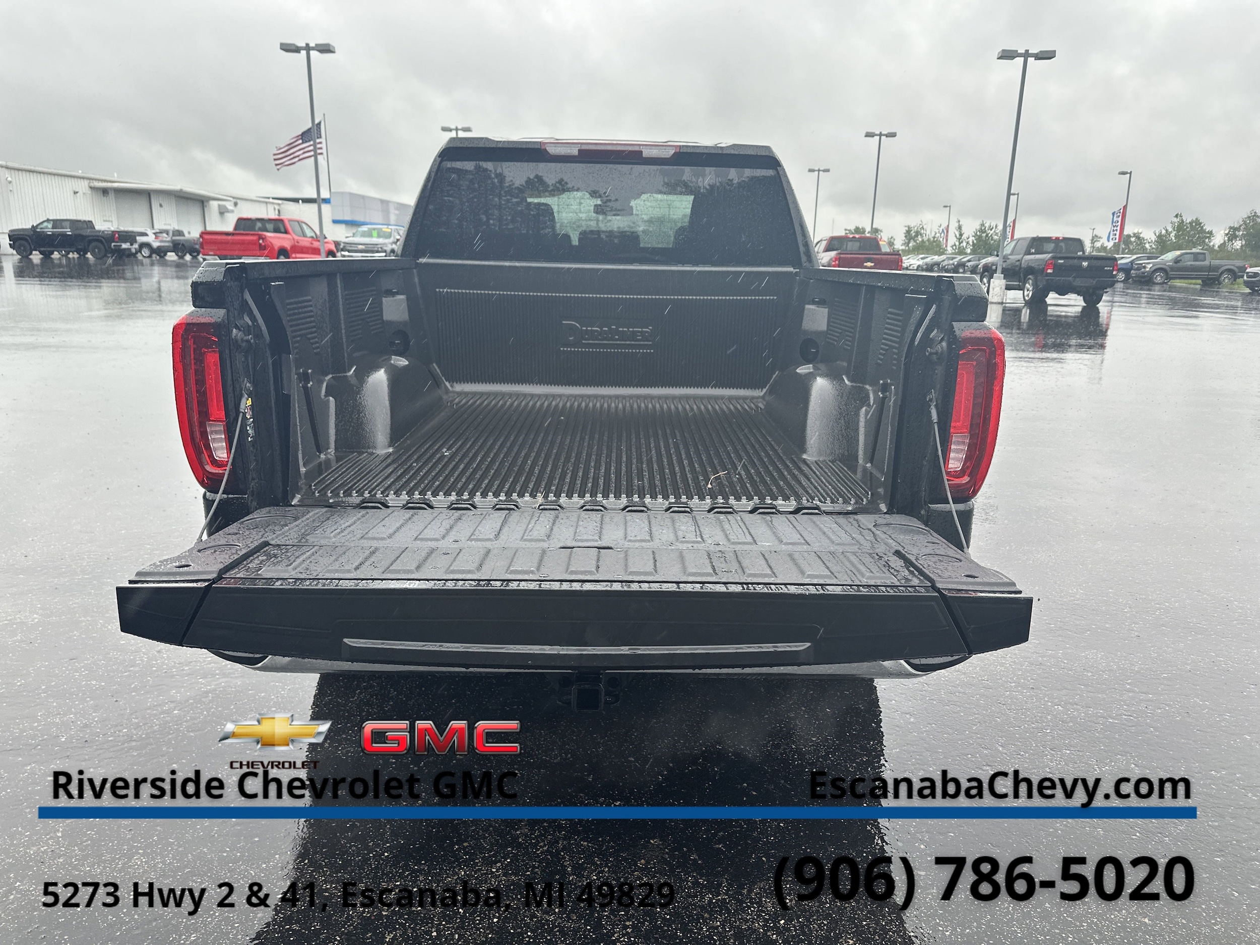 2024 GMC Sierra 1500 SLT - Photo 13