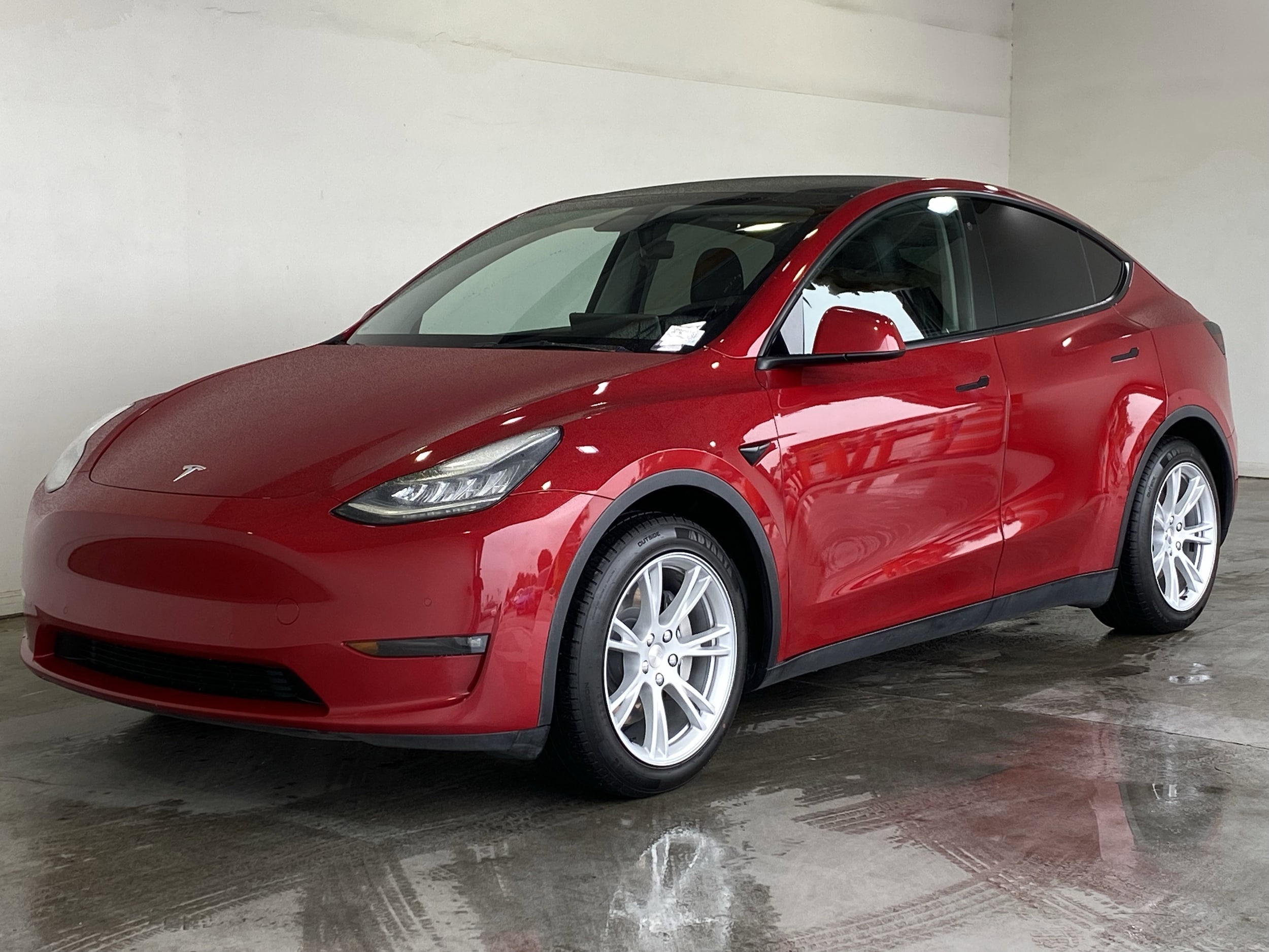 2021 Tesla Model Y Long Range's photo