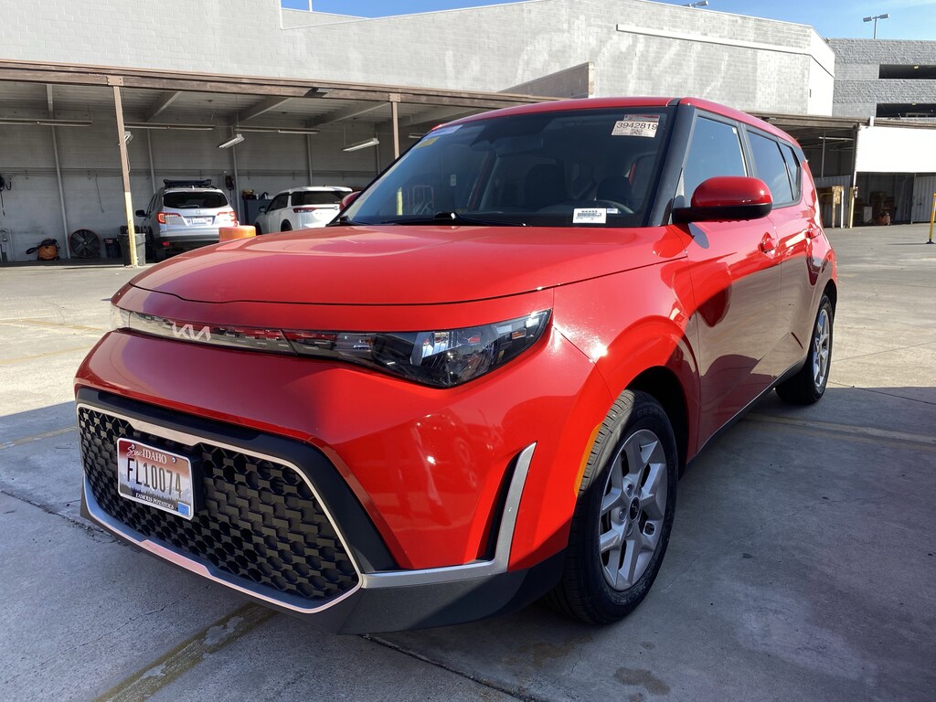 Used 2024 Kia Soul LX Hatchback