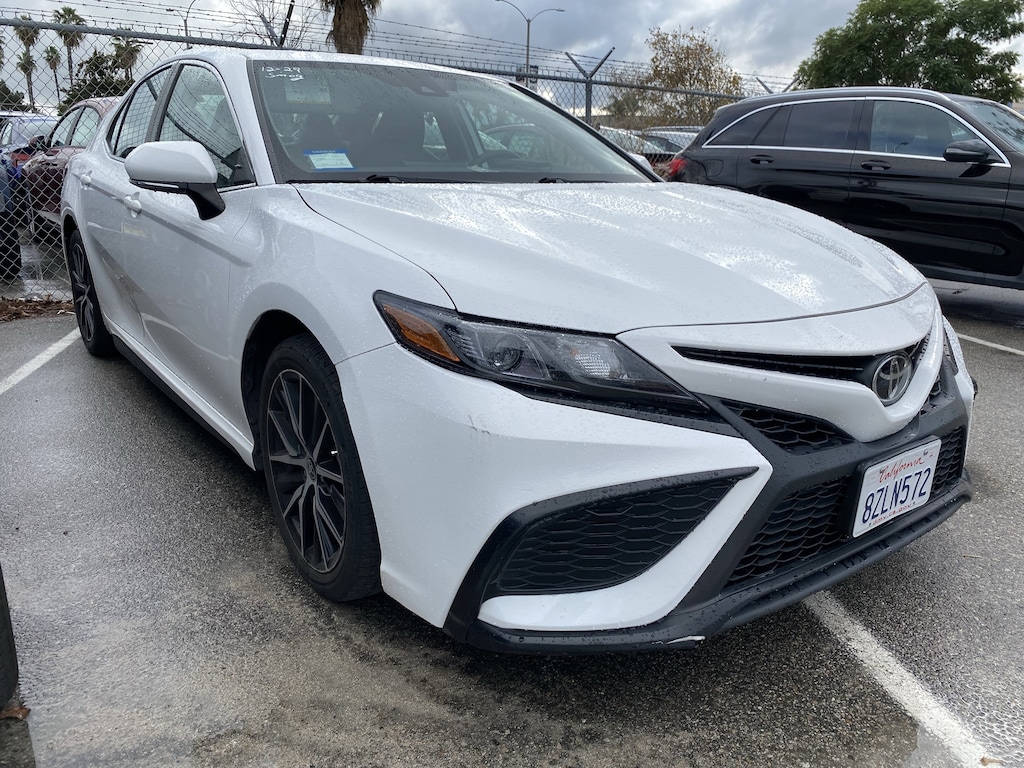 Used 2022 Toyota Camry SE Sedan