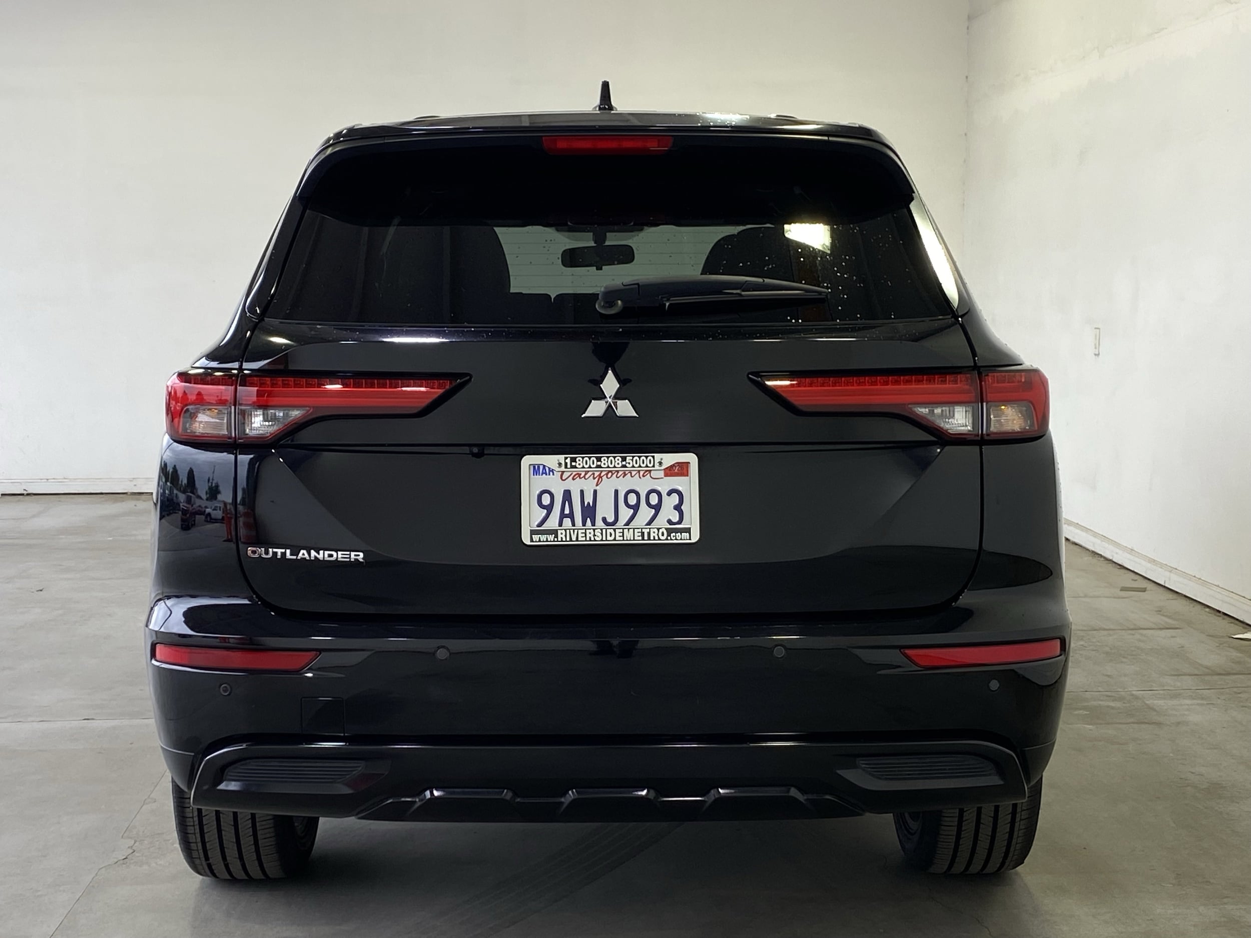 2022 Mitsubishi Outlander Black Edition's photo