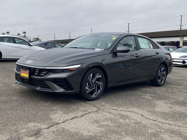 2025 Hyundai Elantra Limited photo 2