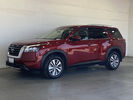 2024 Nissan Pathfinder SL SUV